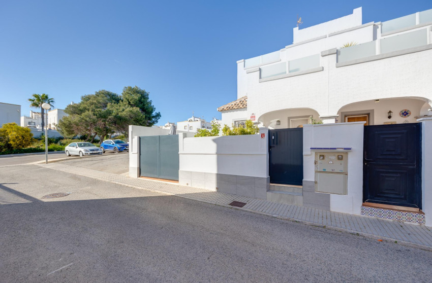 Herverkoop - Herenhuis -
Orihuela Costa - Los Altos