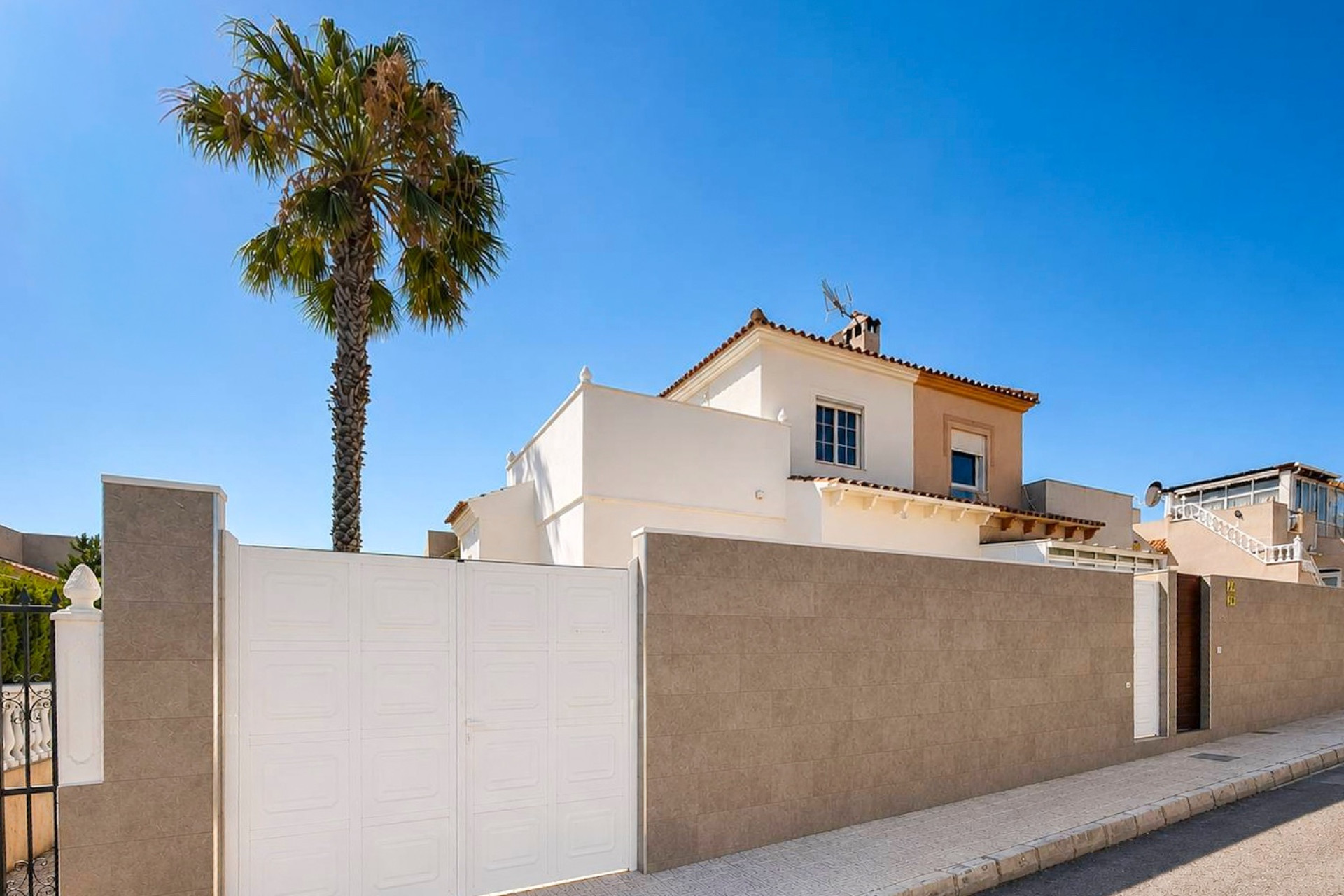Herverkoop - Herenhuis -
Orihuela Costa - Los Altos