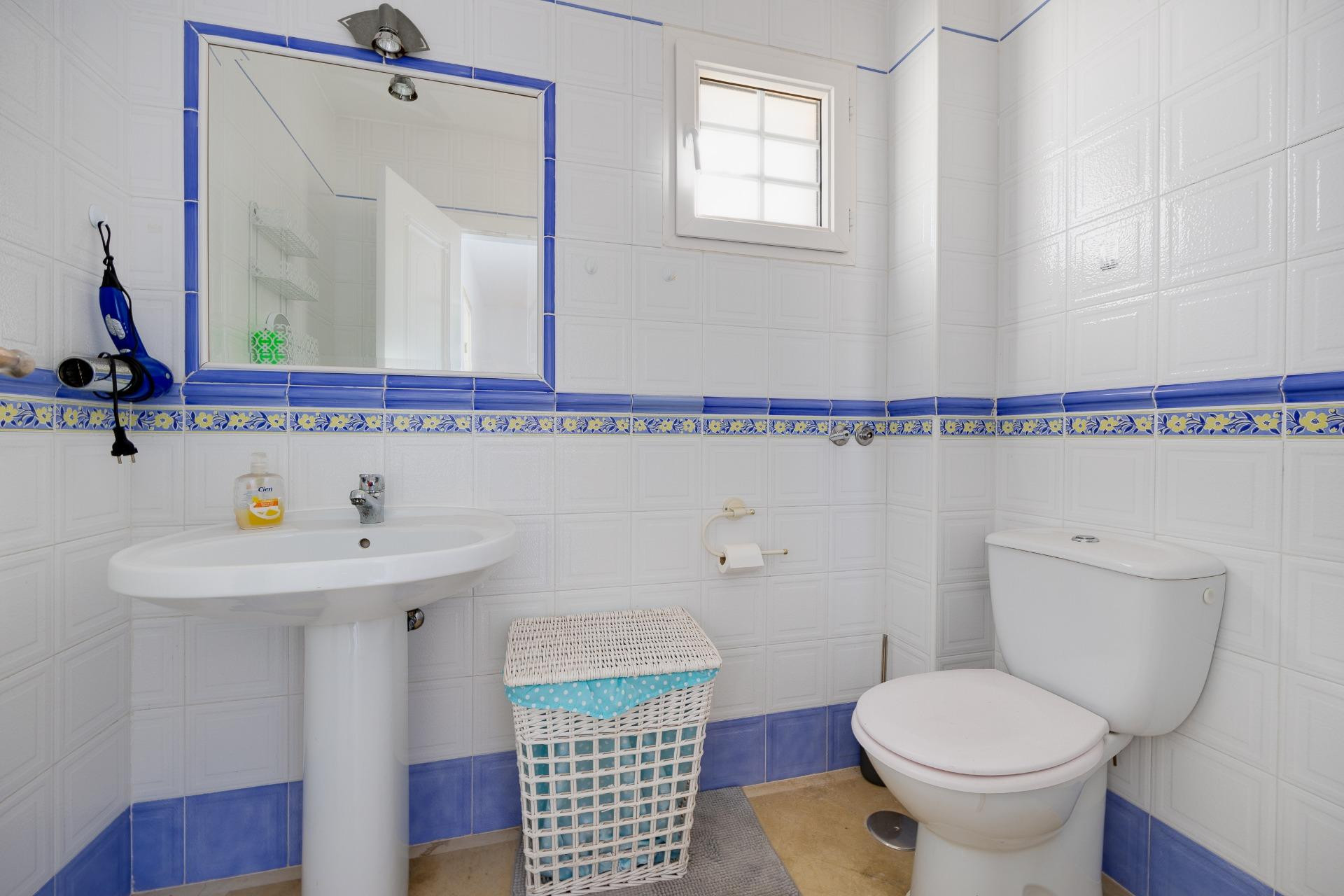 Herverkoop - Herenhuis -
Orihuela Costa - Playa Flamenca