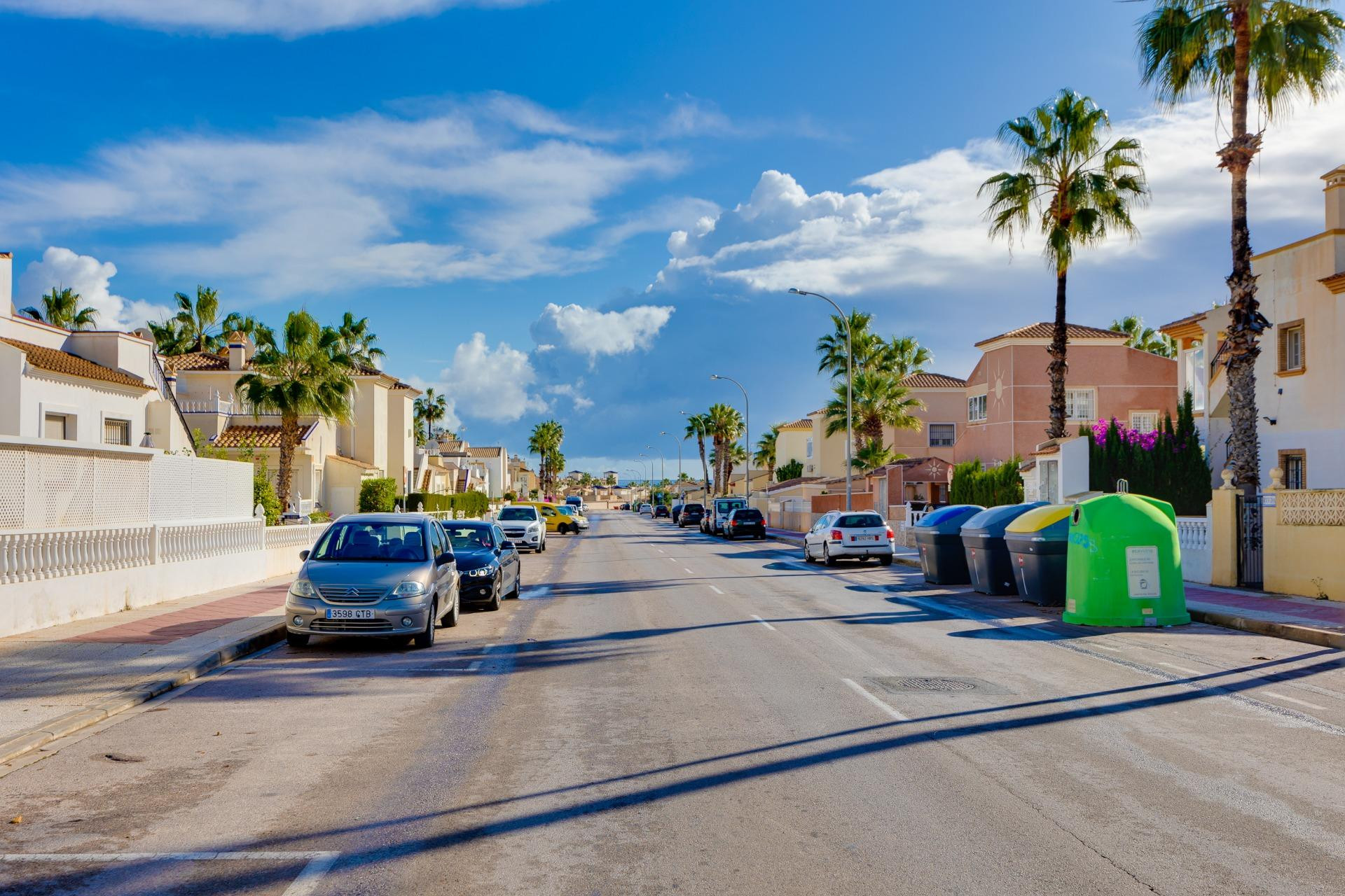Herverkoop - Herenhuis -
Orihuela Costa - Playa Flamenca