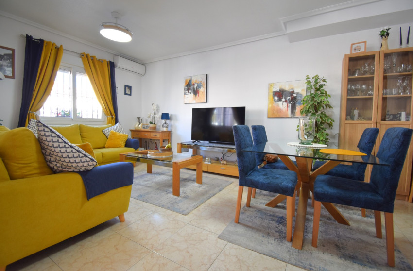Herverkoop - Herenhuis -
Orihuela Costa - Playa Flamenca