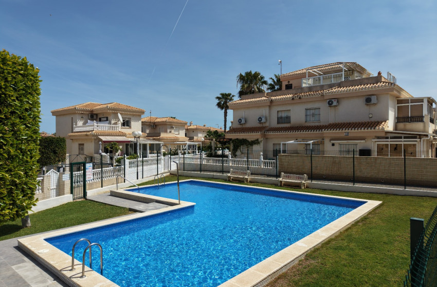 Herverkoop - Herenhuis -
Orihuela Costa - Playa Flamenca