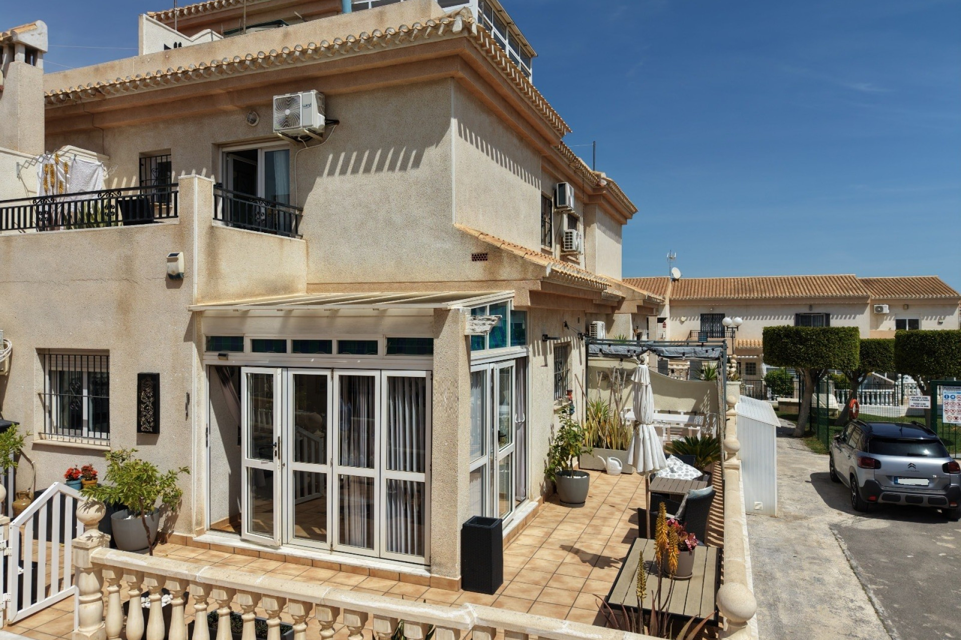 Herverkoop - Herenhuis -
Orihuela Costa - Playa Flamenca