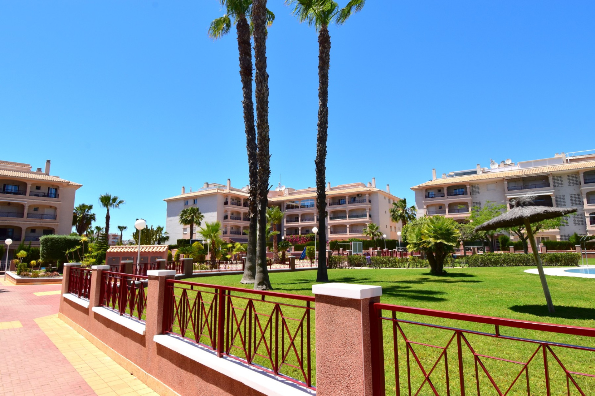 Herverkoop - Herenhuis -
Orihuela Costa - Playa Flamenca