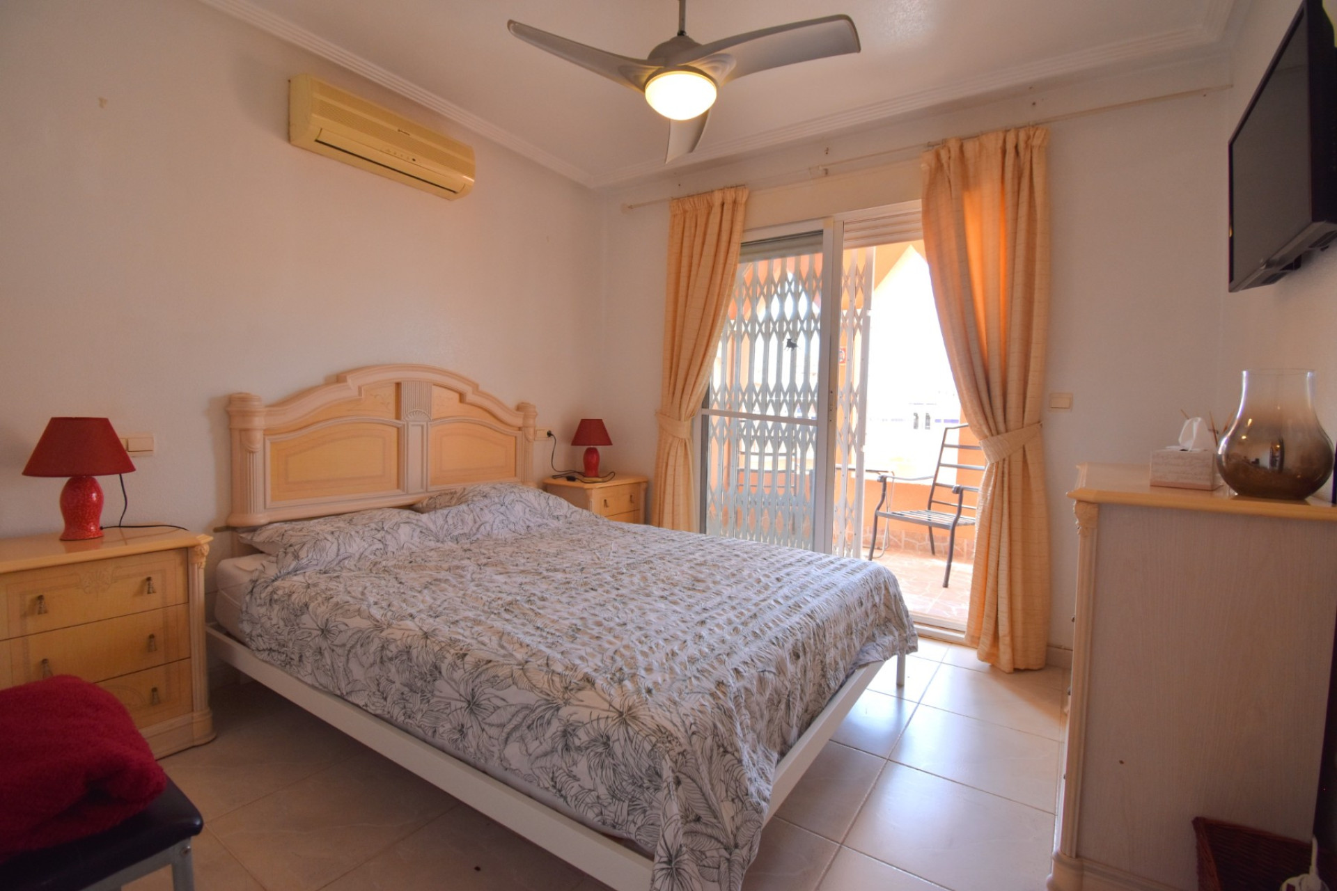 Herverkoop - Herenhuis -
Orihuela Costa - Playa Flamenca