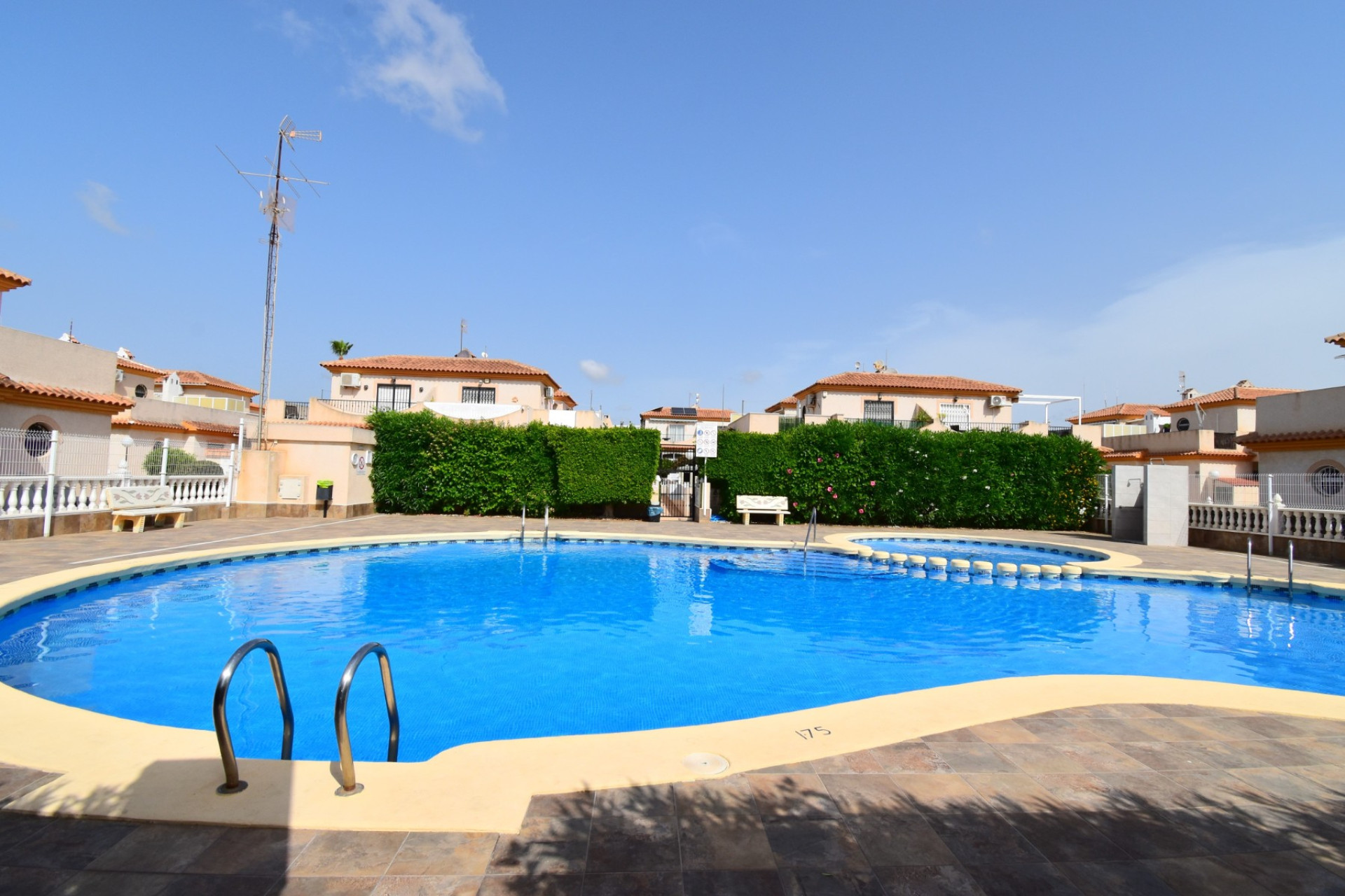 Herverkoop - Herenhuis -
Orihuela Costa - Playa Flamenca