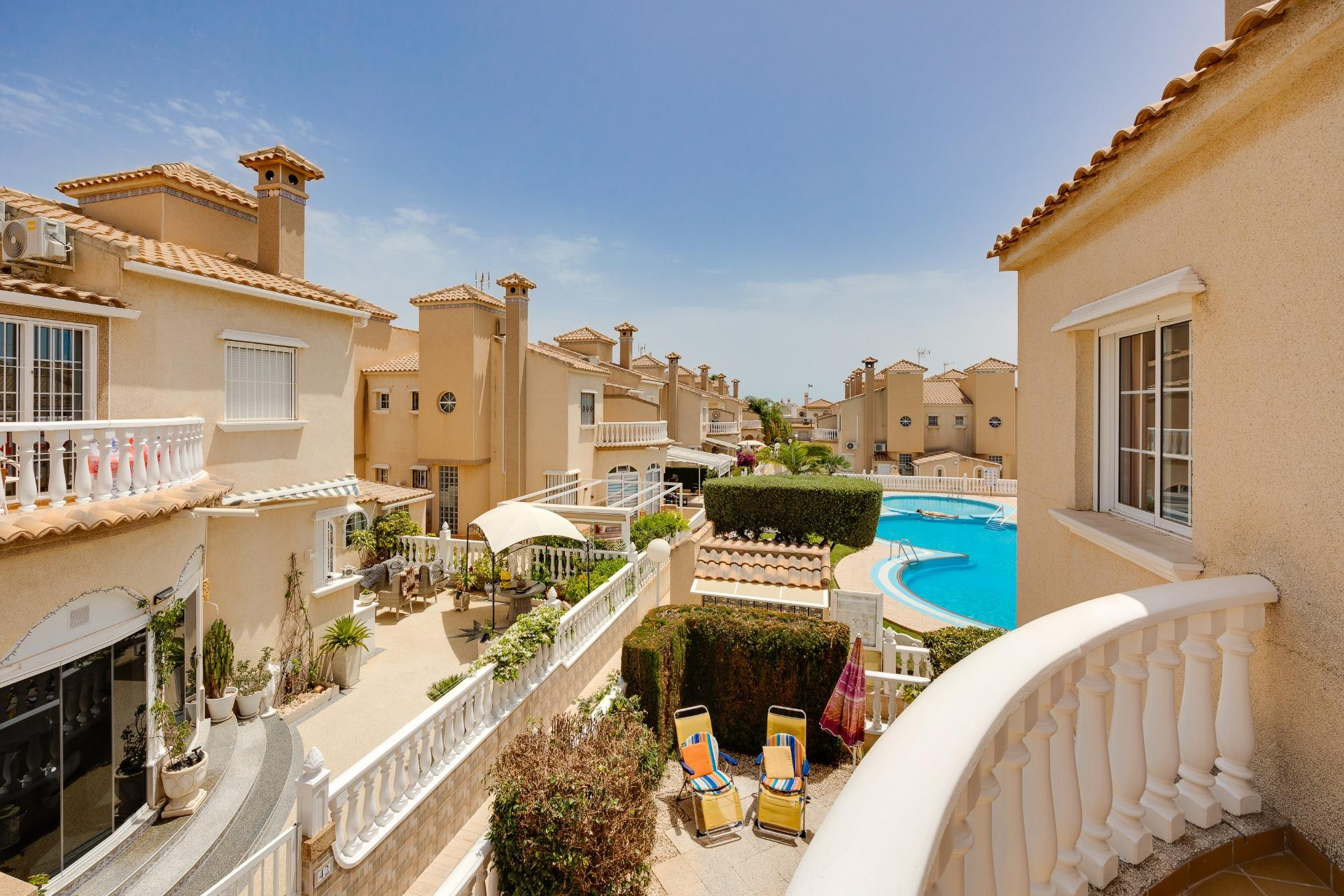 Herverkoop - Herenhuis -
Orihuela Costa - Playa Flamenca