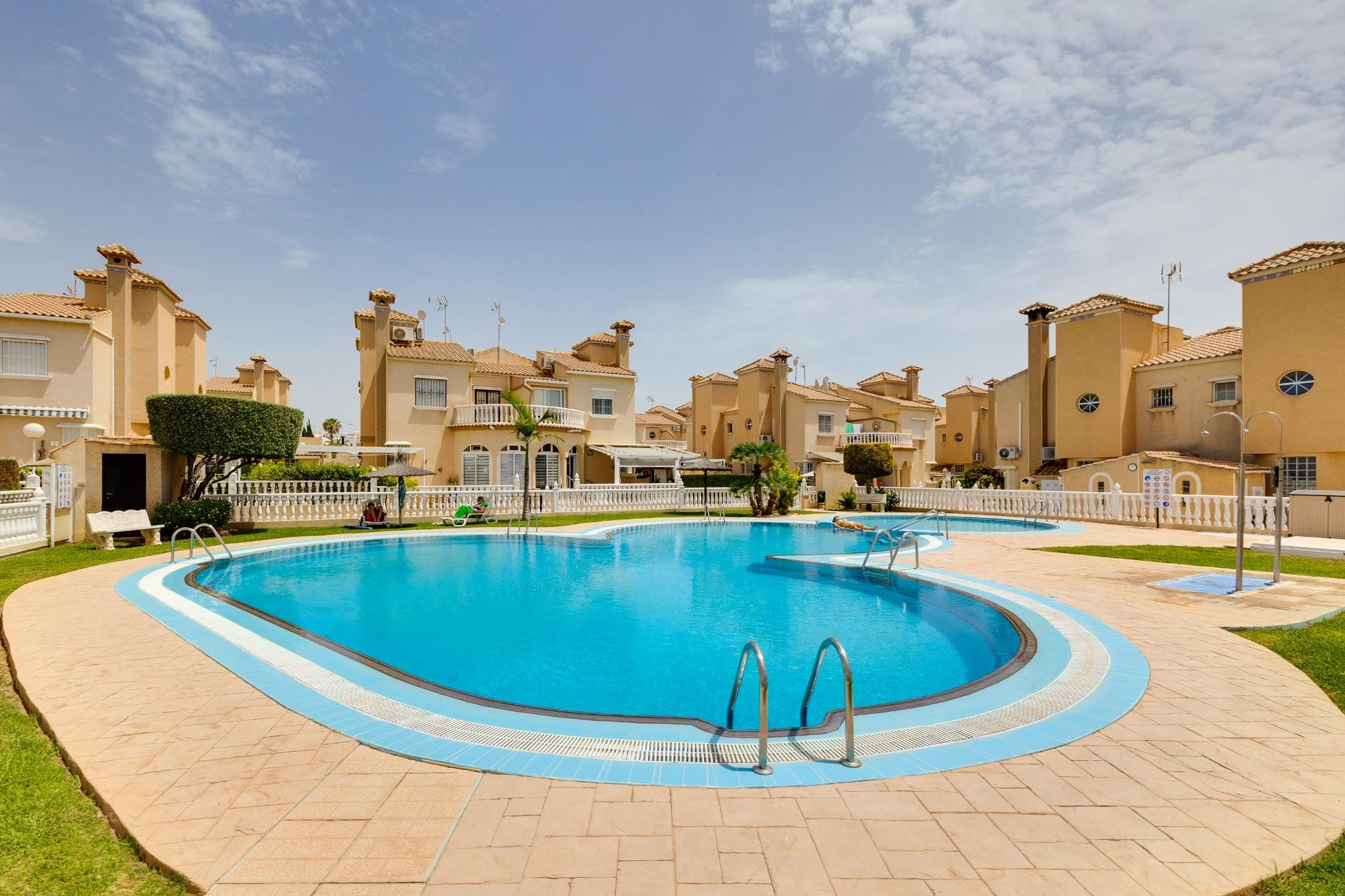 Herverkoop - Herenhuis -
Orihuela Costa - Playa Flamenca