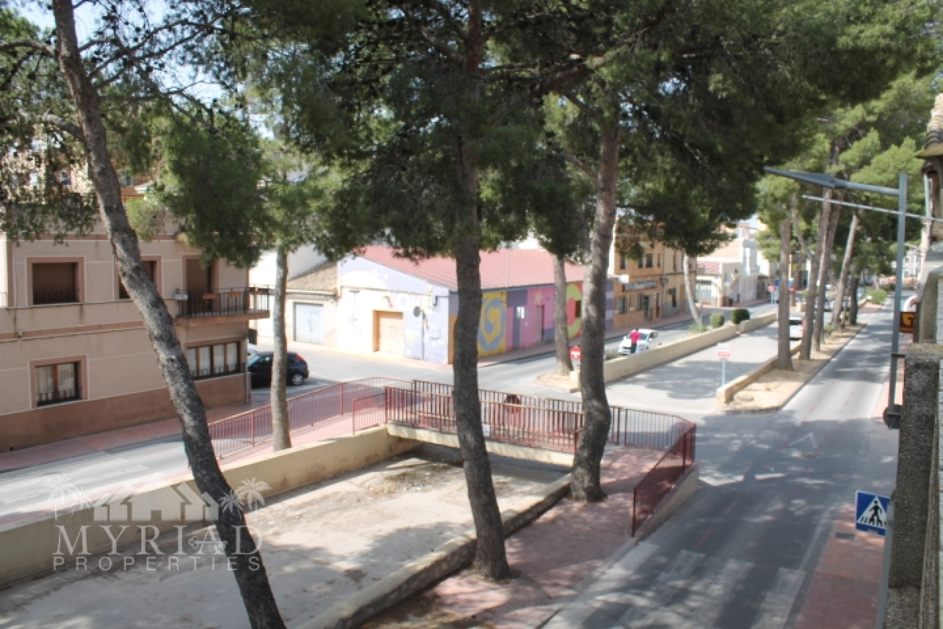 Herverkoop - Herenhuis -
Pinoso - calle lepanto