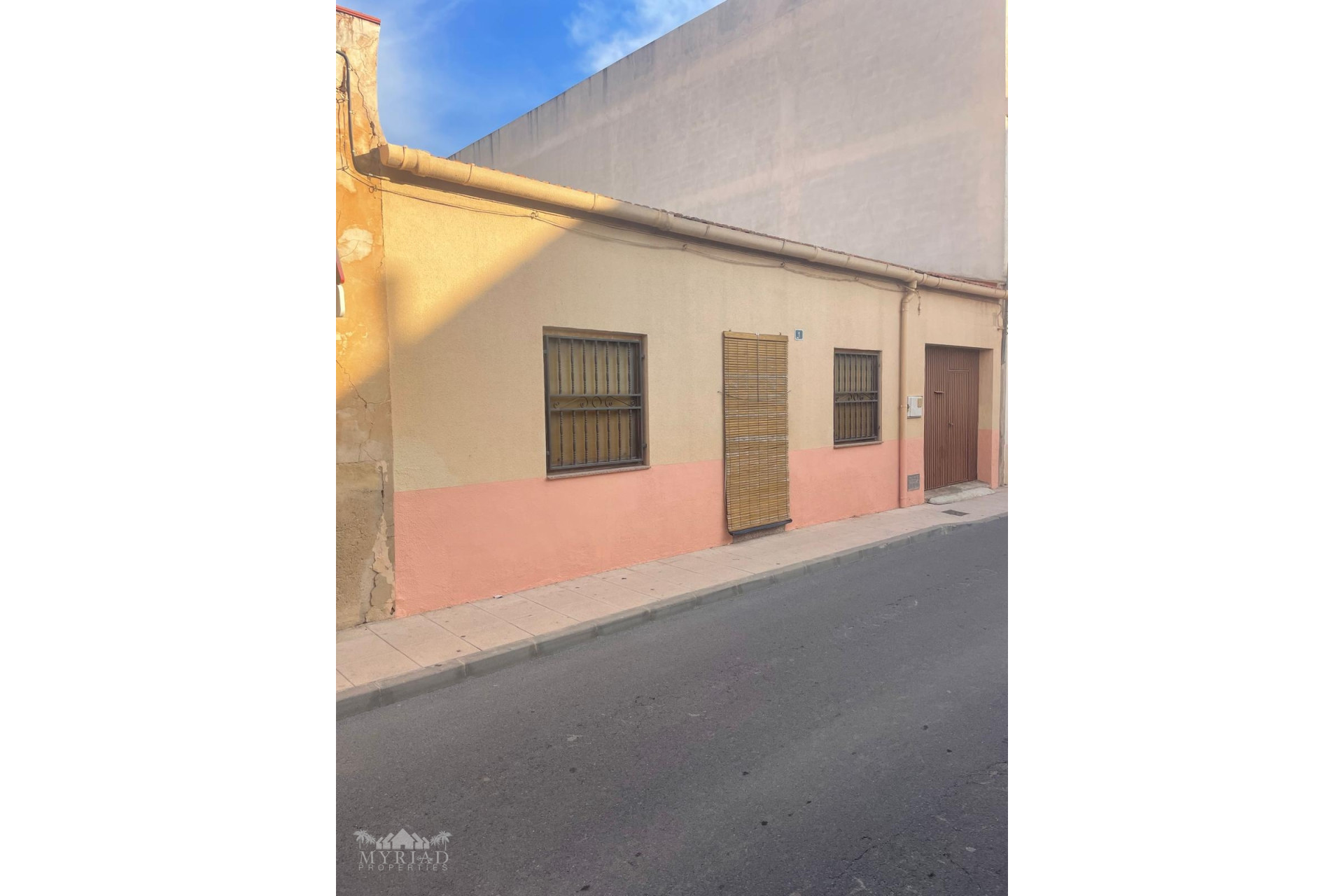 Herverkoop - Herenhuis -
Pinoso - Pinoso Alicante