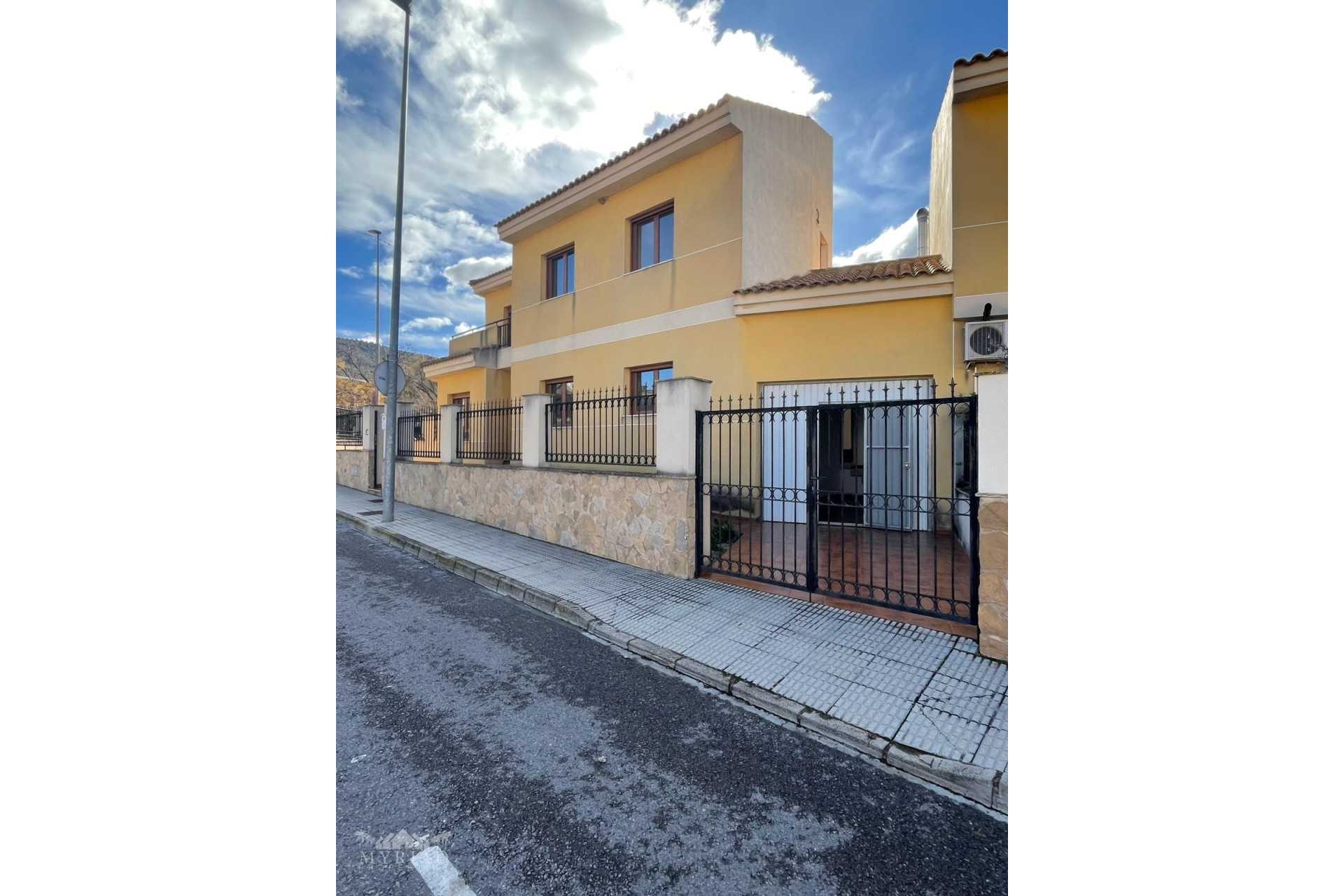 Herverkoop - Herenhuis -
Pinoso - Pinoso Alicante