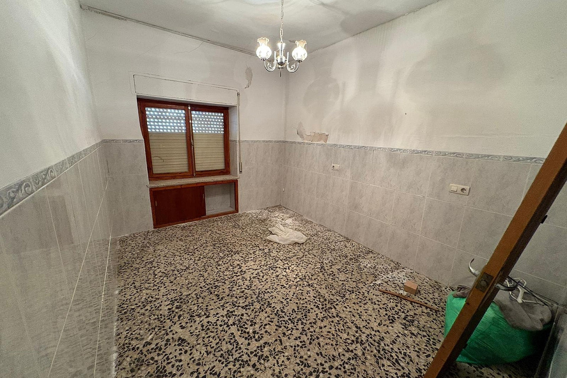 Herverkoop - Herenhuis -
Pinoso