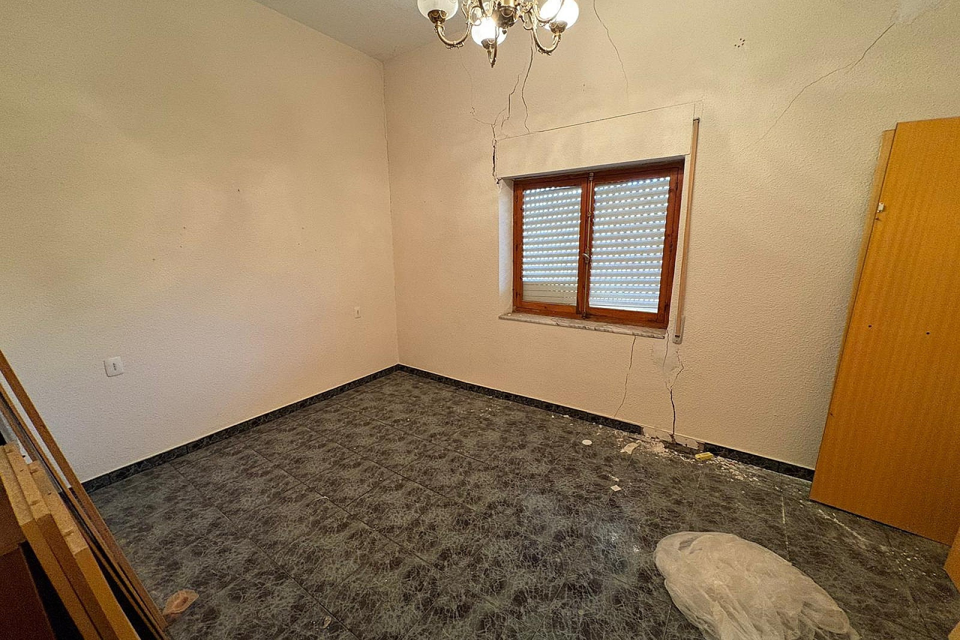 Herverkoop - Herenhuis -
Pinoso