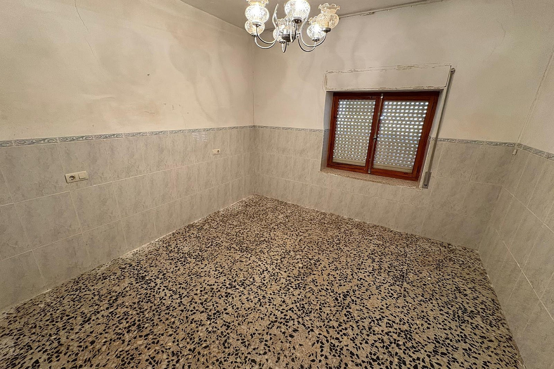 Herverkoop - Herenhuis -
Pinoso