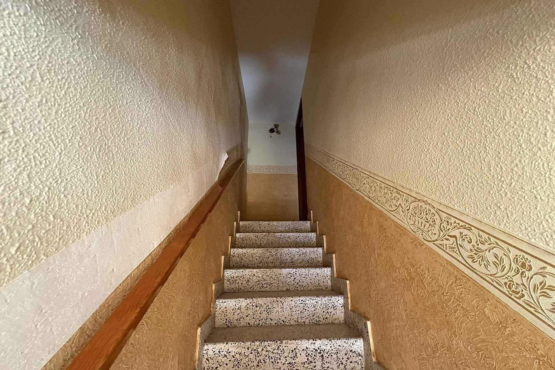 Herverkoop - Herenhuis -
Pinoso