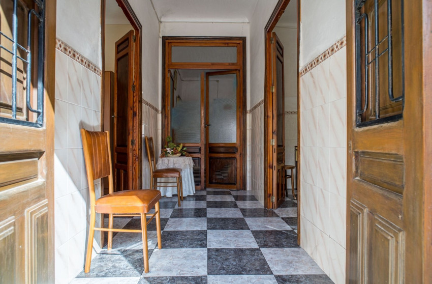 Herverkoop - Herenhuis -
Pinoso