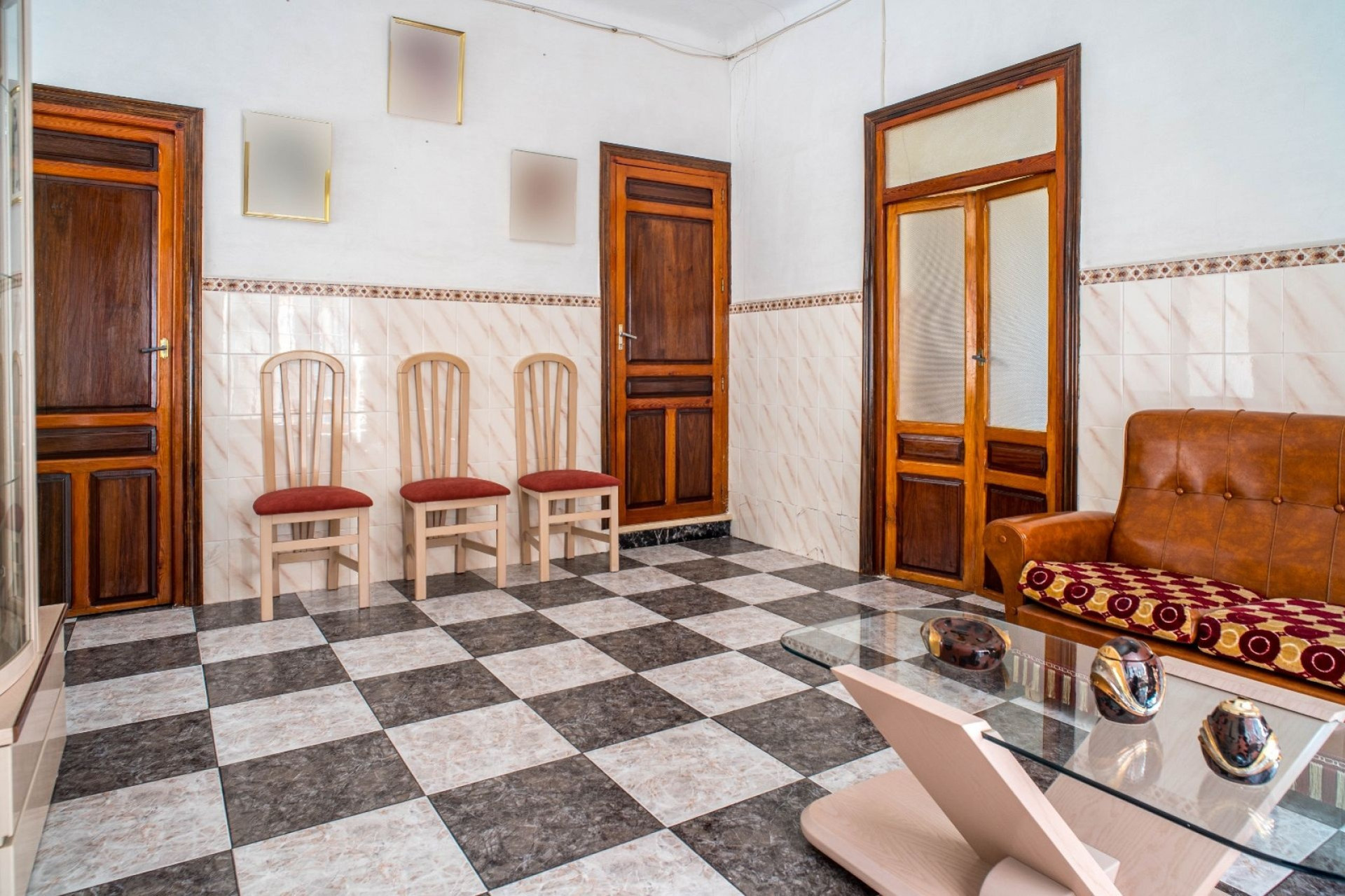 Herverkoop - Herenhuis -
Pinoso