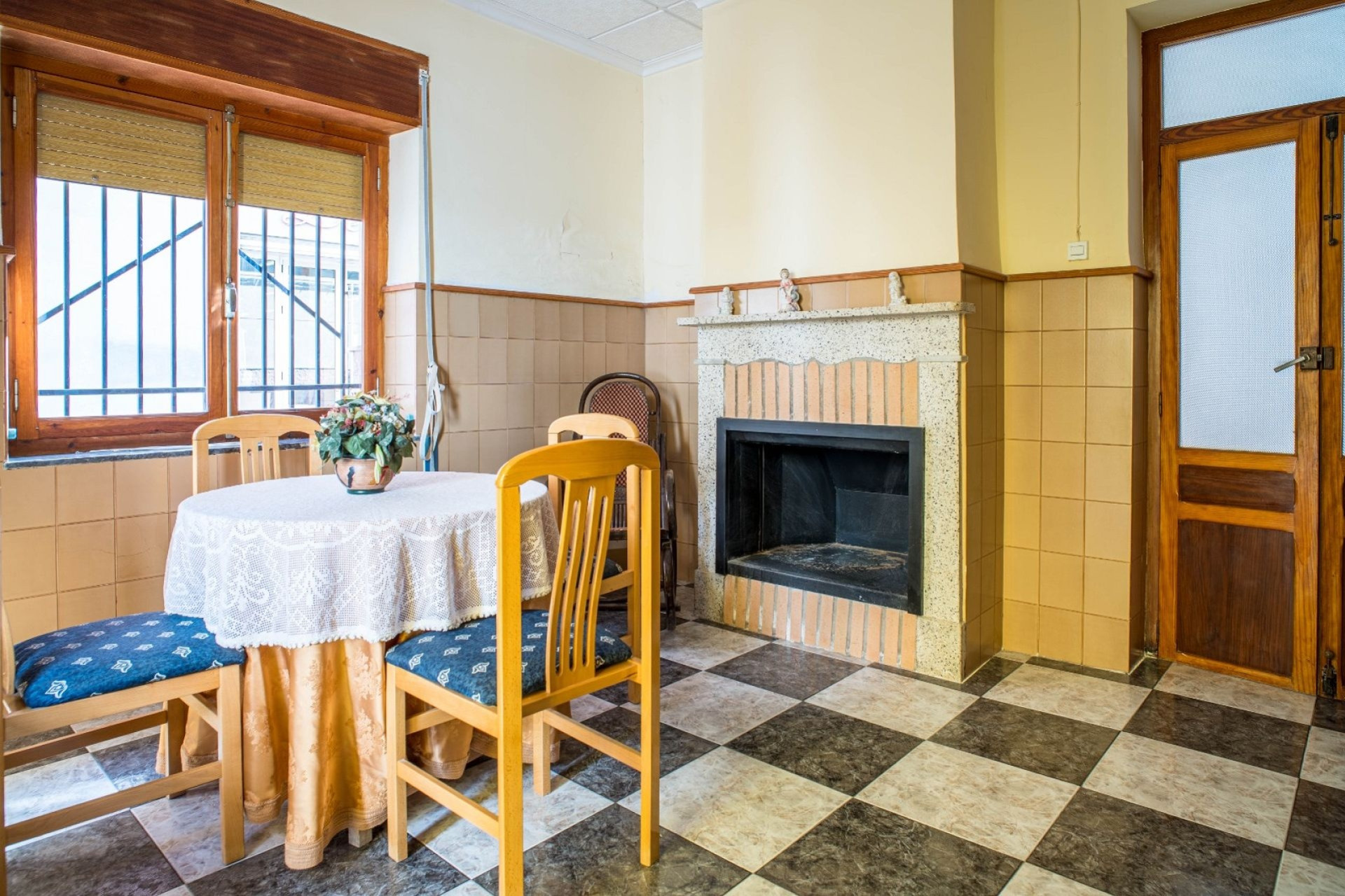 Herverkoop - Herenhuis -
Pinoso