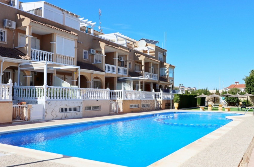Herverkoop - Herenhuis -
Playa Flamenca - Costa Blanca