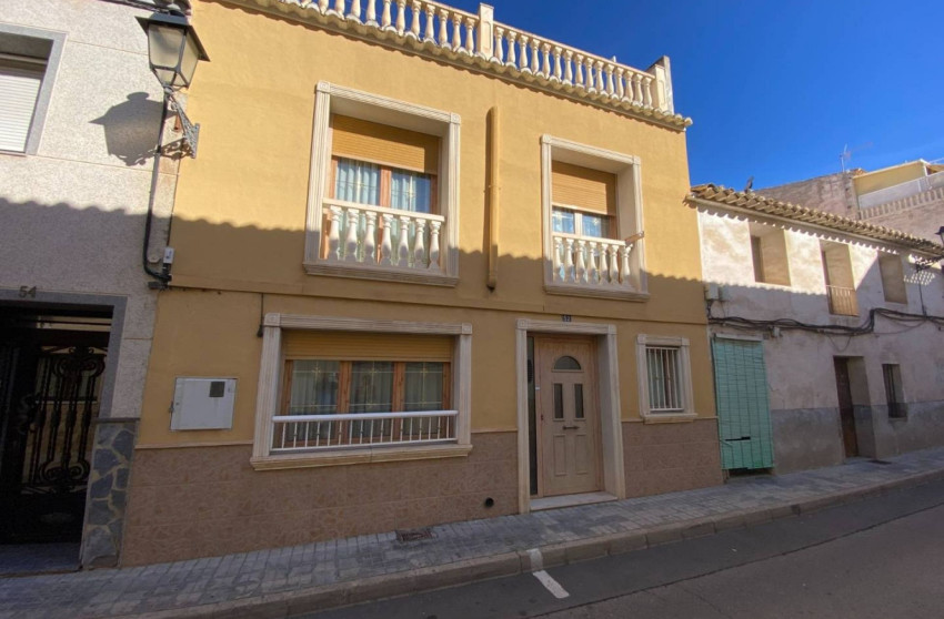 Herverkoop - Herenhuis -
Sax