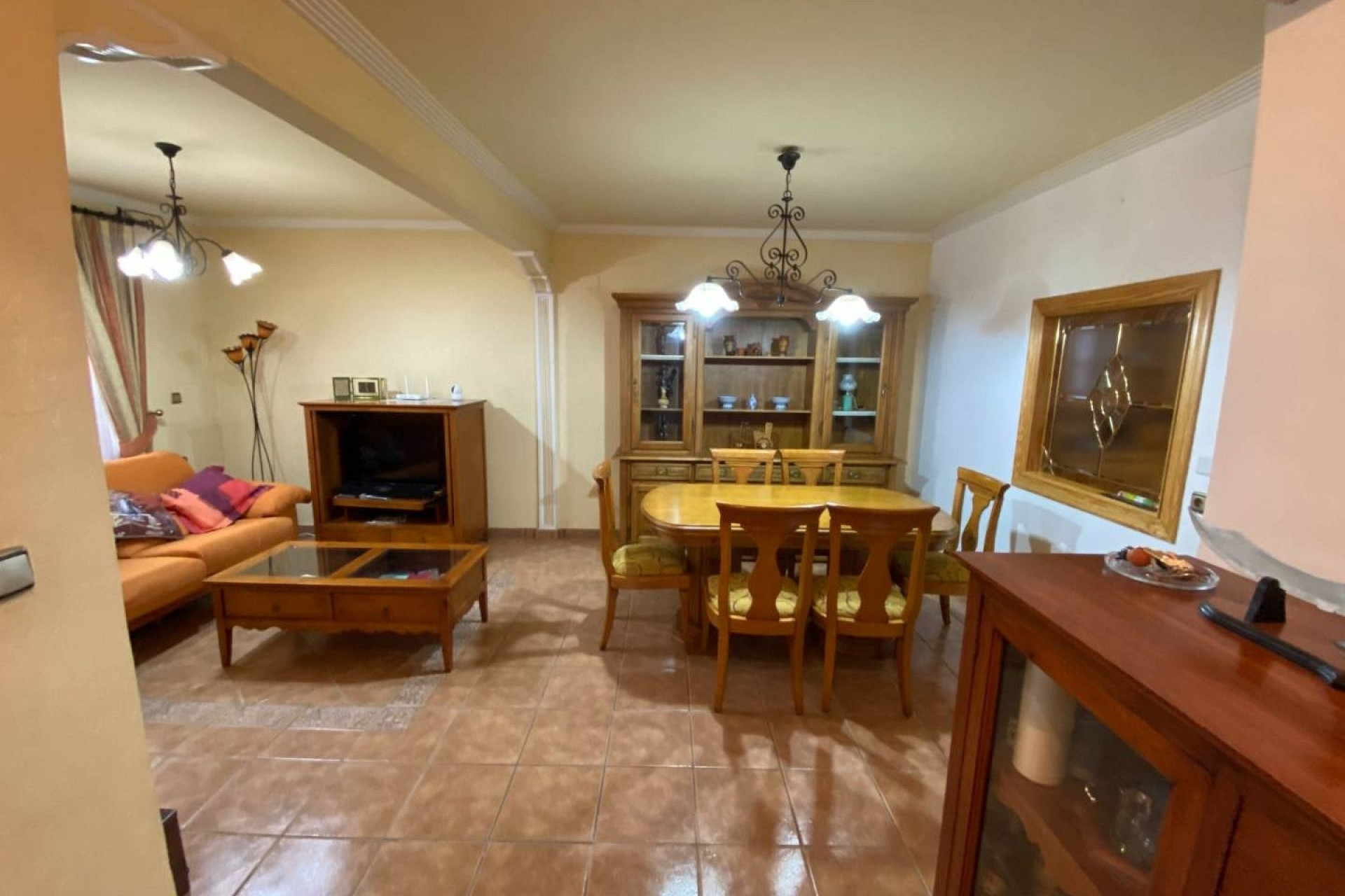 Herverkoop - Herenhuis -
Sax