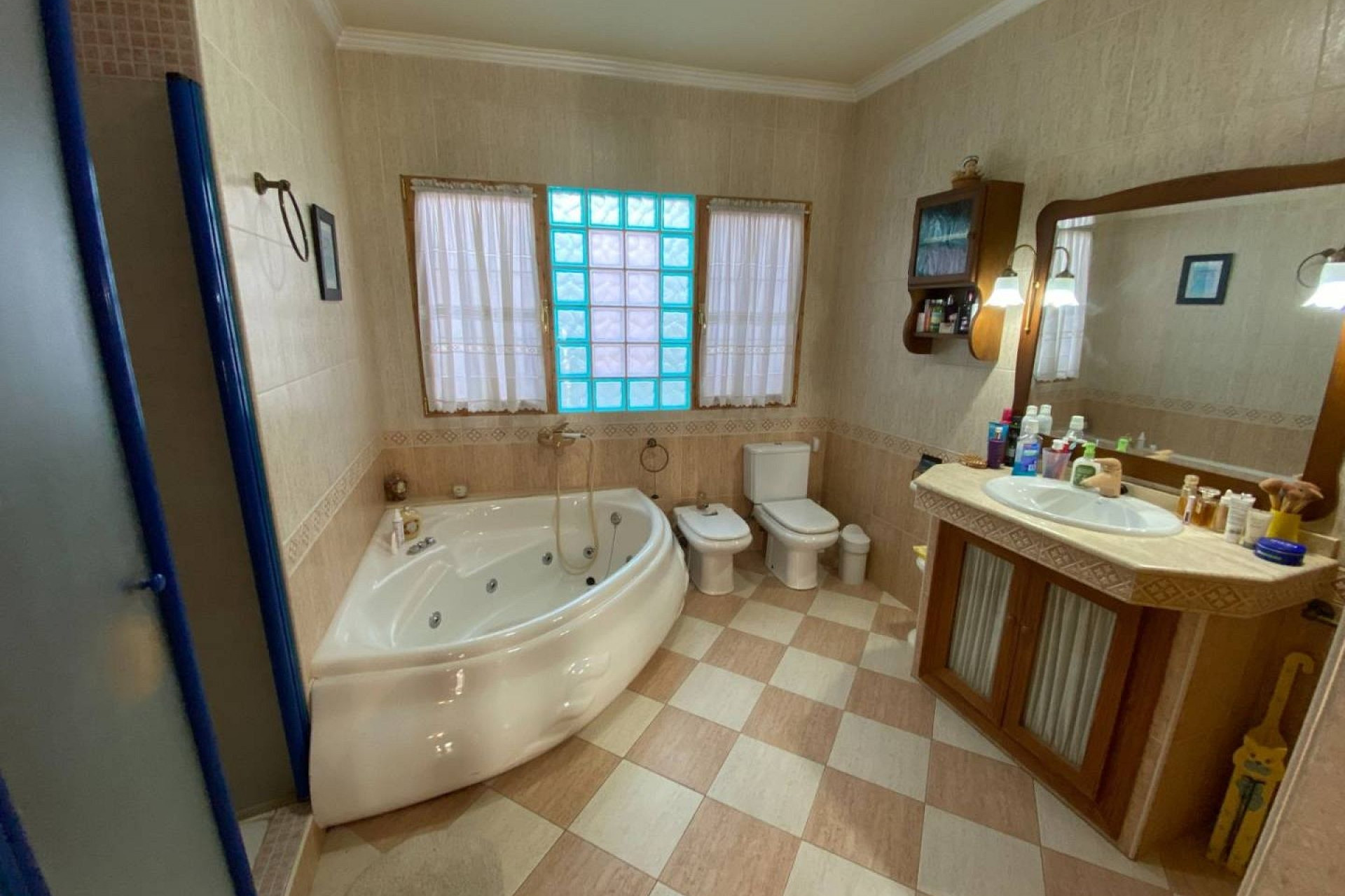 Herverkoop - Herenhuis -
Sax