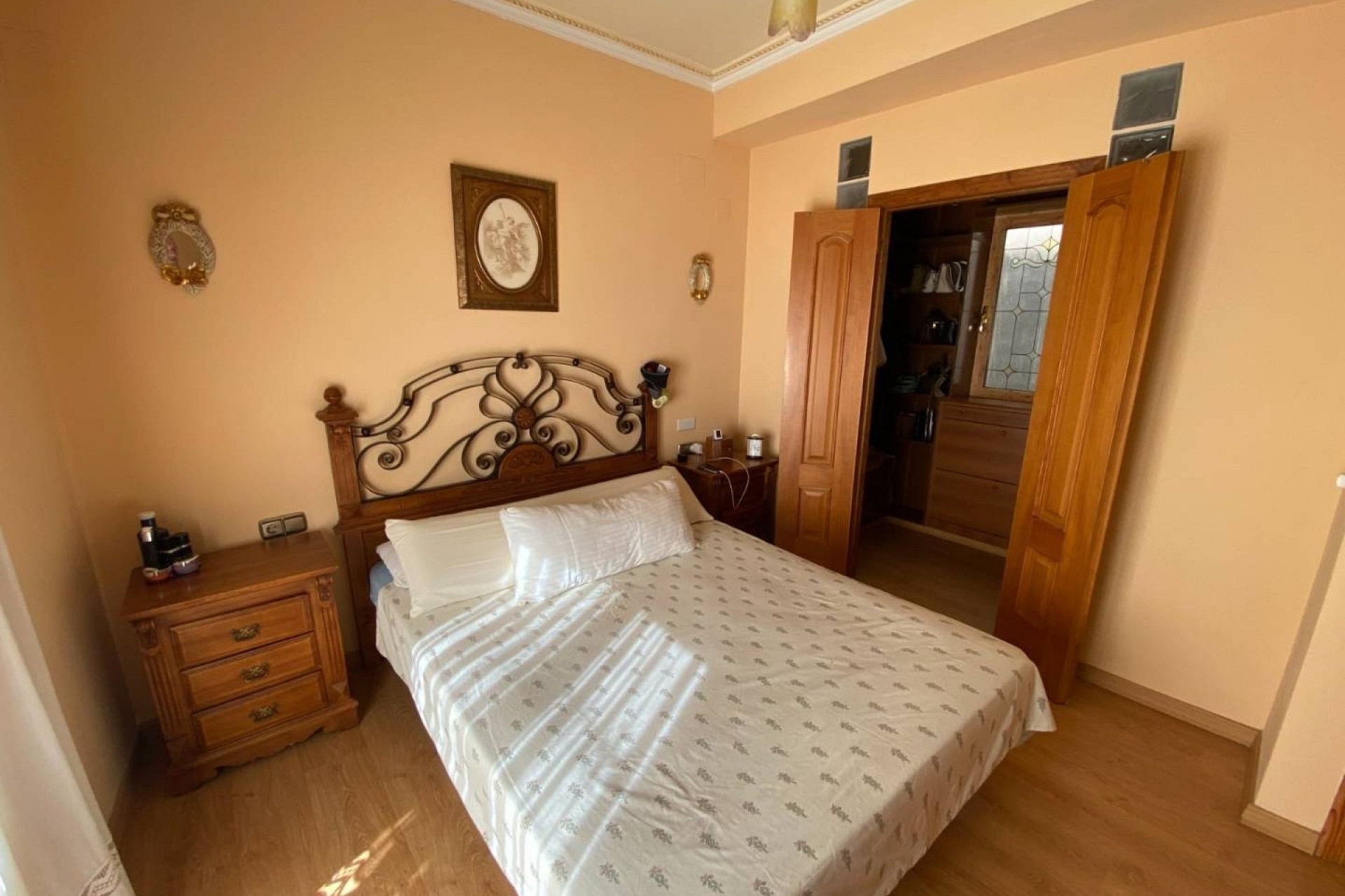 Herverkoop - Herenhuis -
Sax