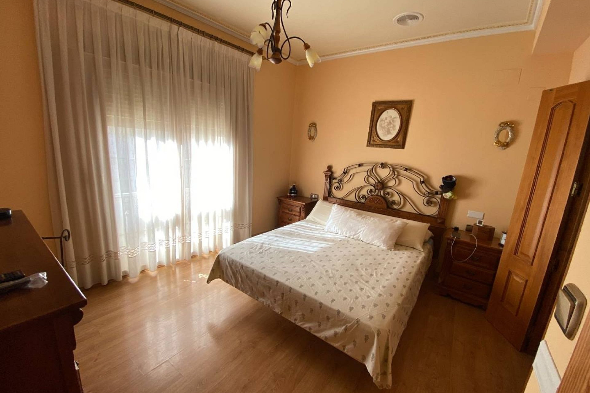 Herverkoop - Herenhuis -
Sax