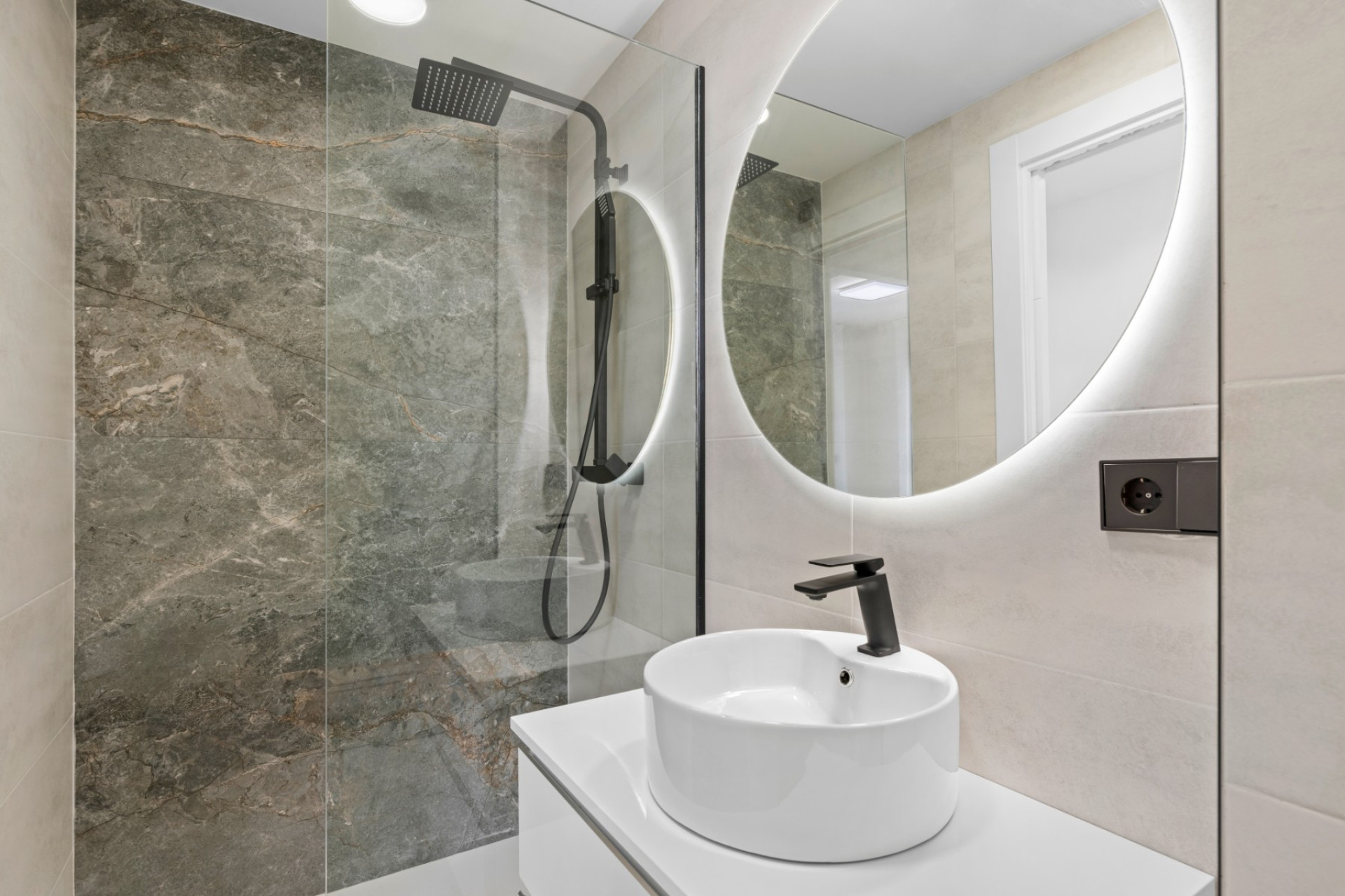 Herverkoop - Herenhuis -
Torre de La Horadada - Torre de La Horadada - Town