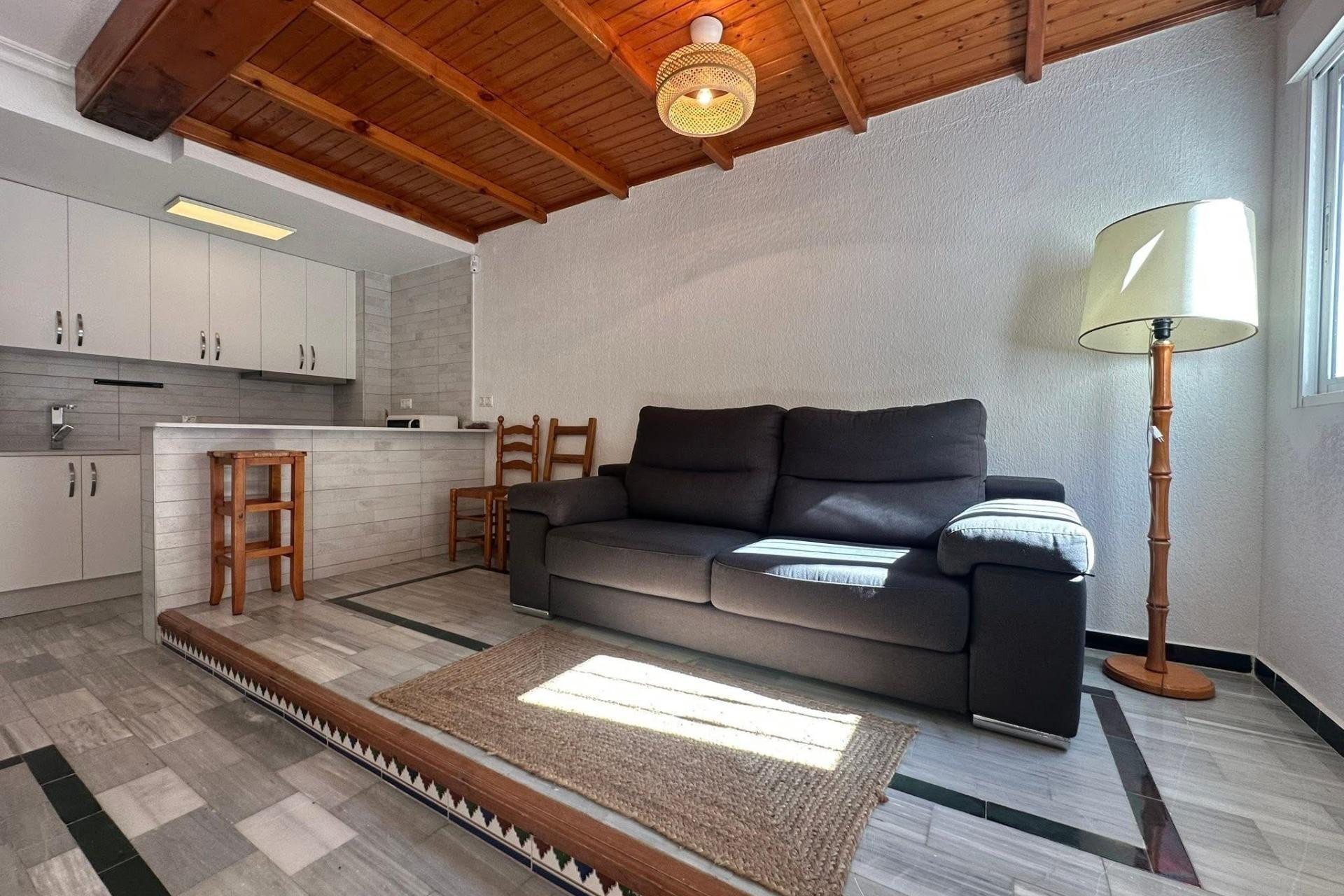 Herverkoop - Herenhuis -
Torrevieja - Cabo Cervera