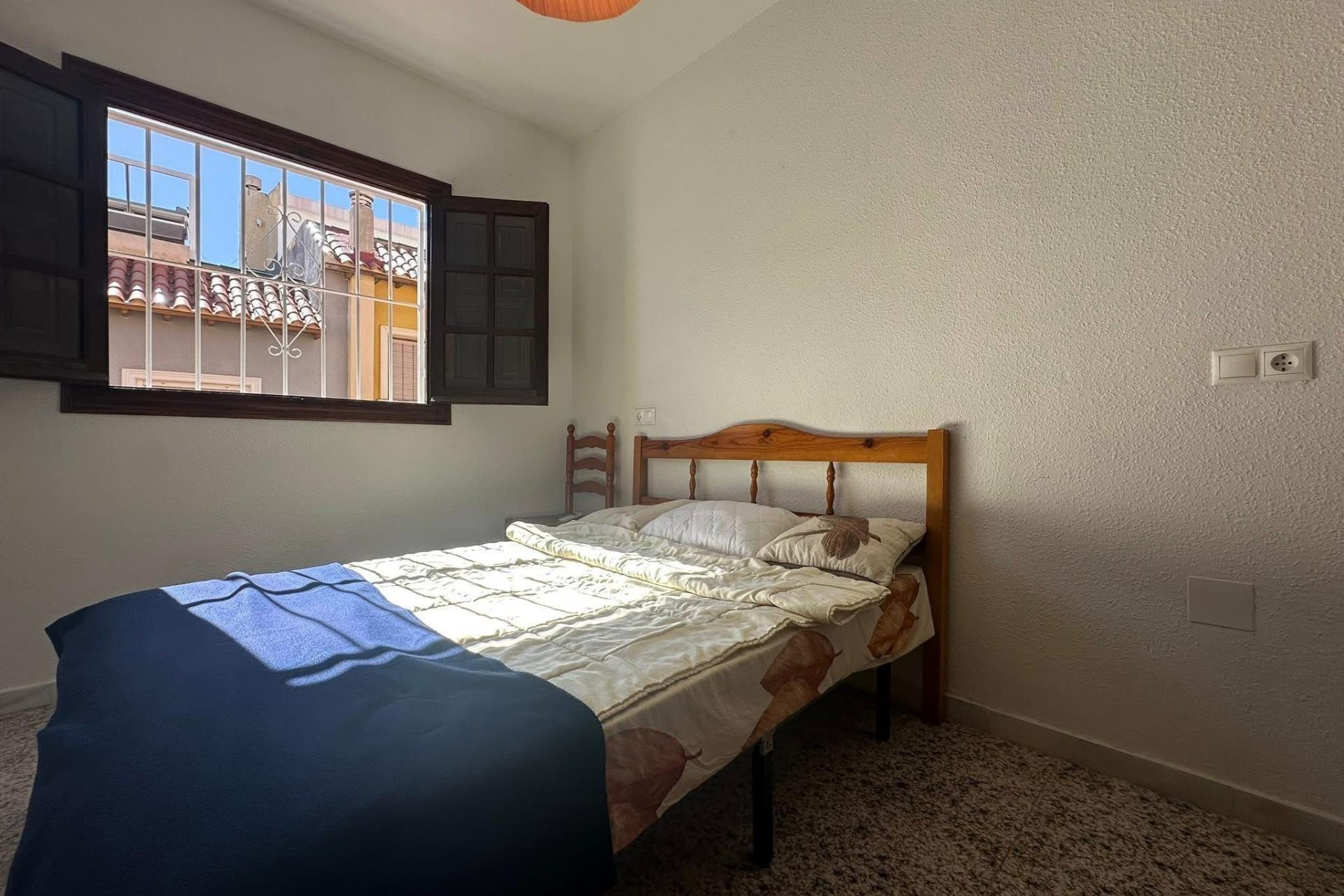 Herverkoop - Herenhuis -
Torrevieja - Cabo Cervera