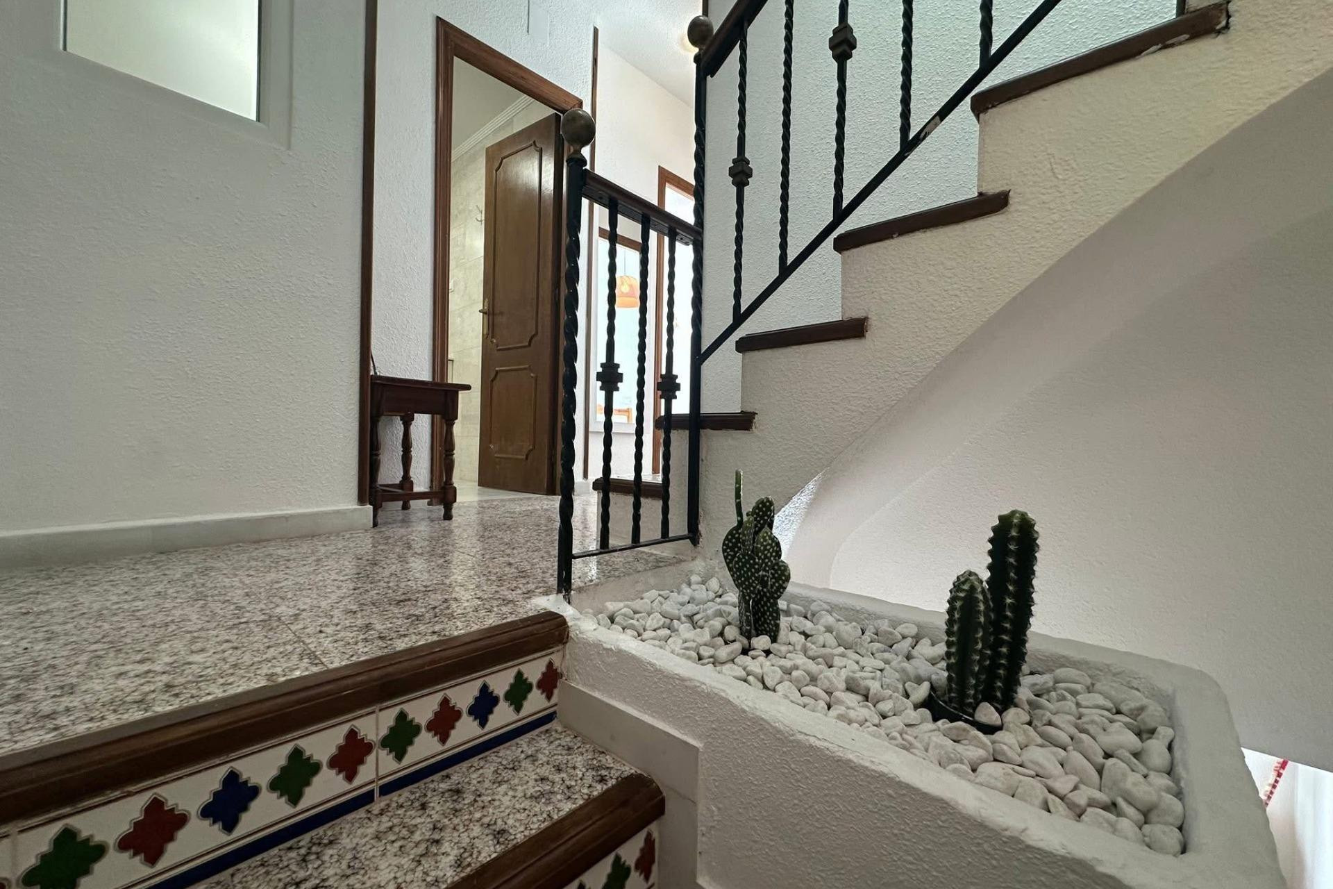 Herverkoop - Herenhuis -
Torrevieja - Cabo Cervera