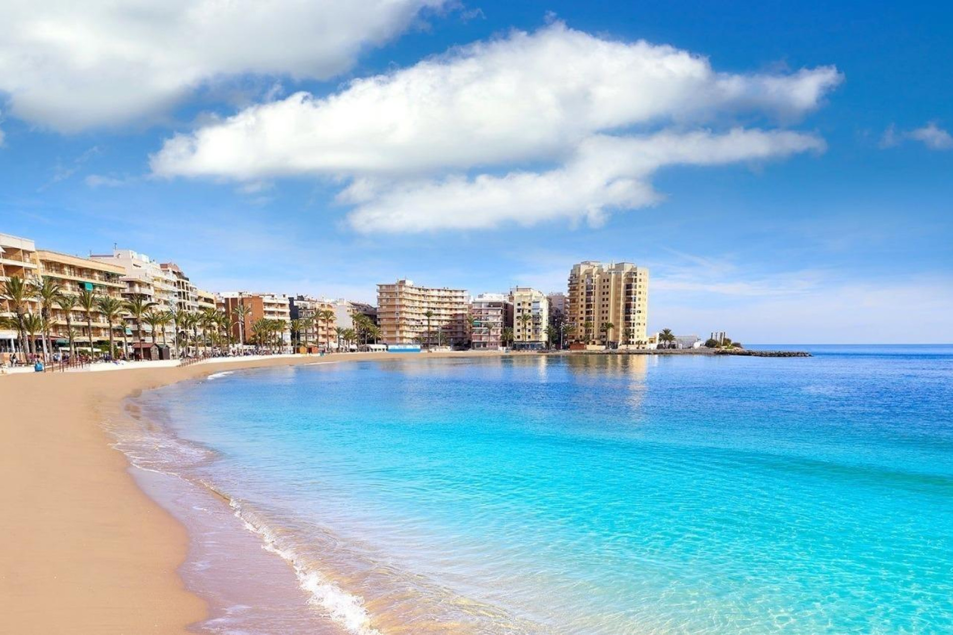 Herverkoop - Herenhuis -
Torrevieja - Cabo Cervera