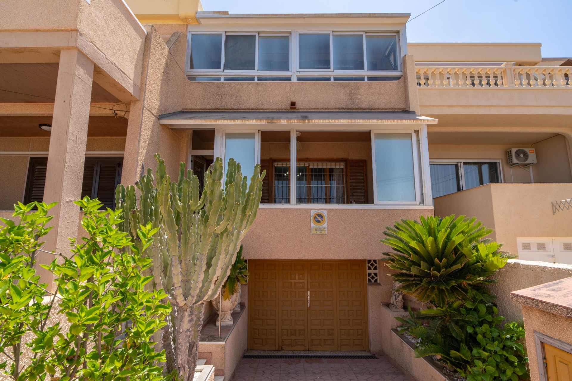 Herverkoop - Herenhuis -
Torrevieja - Cabo Cervera