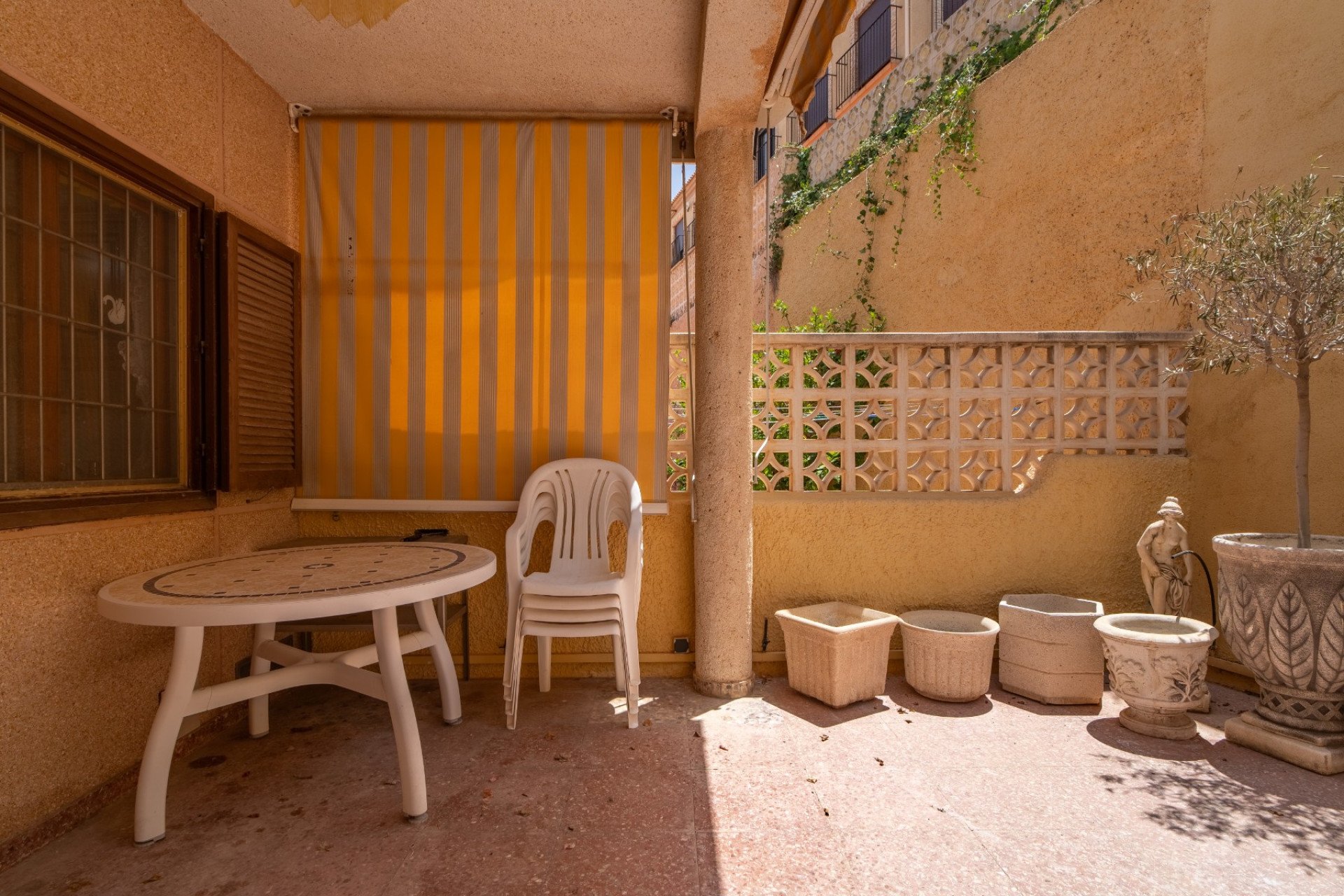 Herverkoop - Herenhuis -
Torrevieja - Cabo Cervera