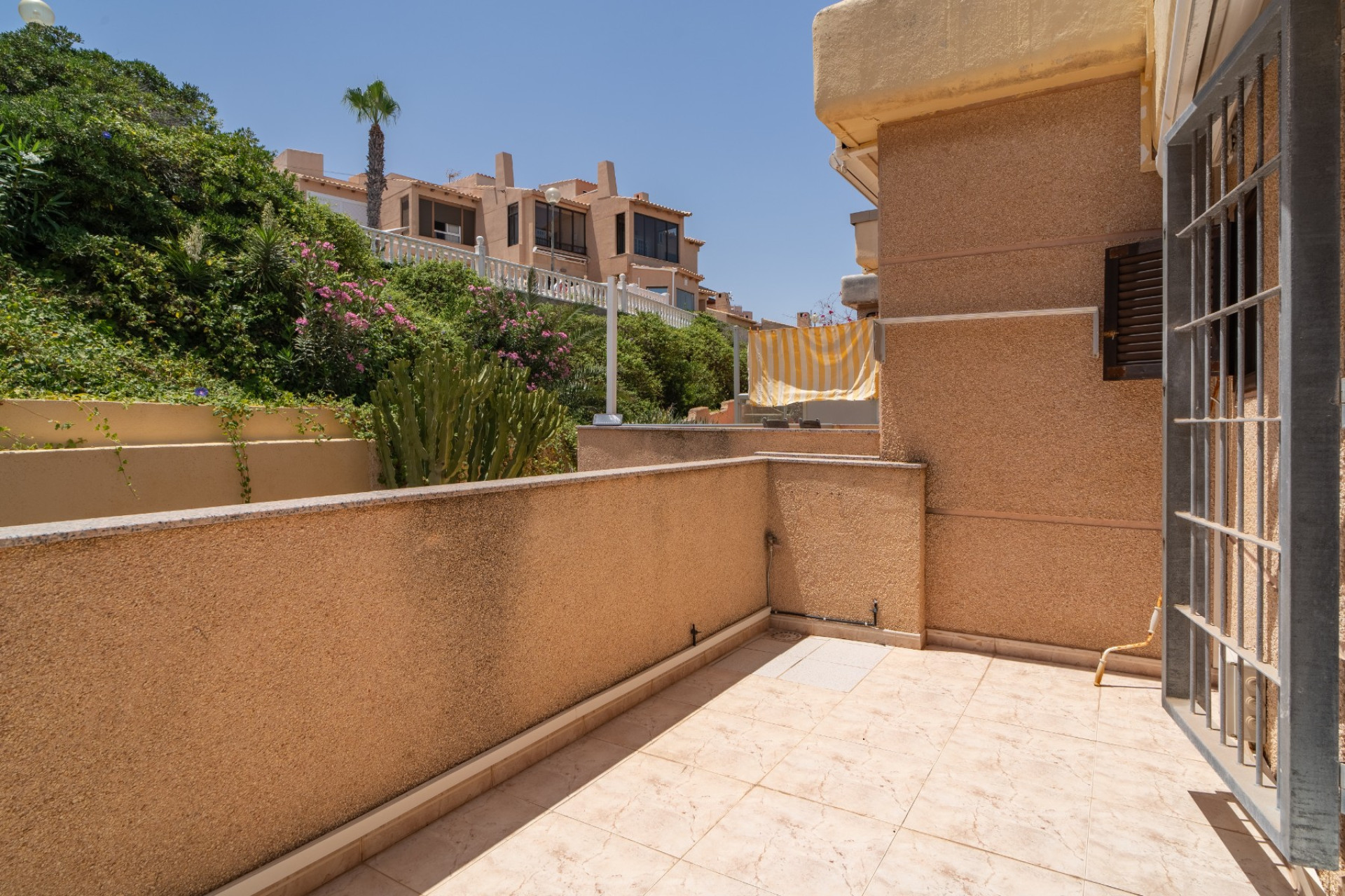 Herverkoop - Herenhuis -
Torrevieja - Cabo Cervera