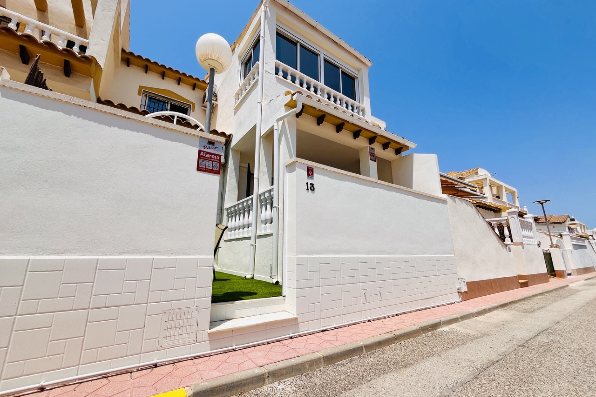 Herverkoop - Herenhuis -
Torrevieja - Costa Blanca