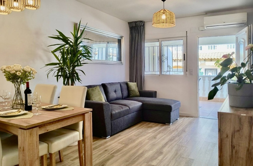 Herverkoop - Herenhuis -
Torrevieja - Costa Blanca