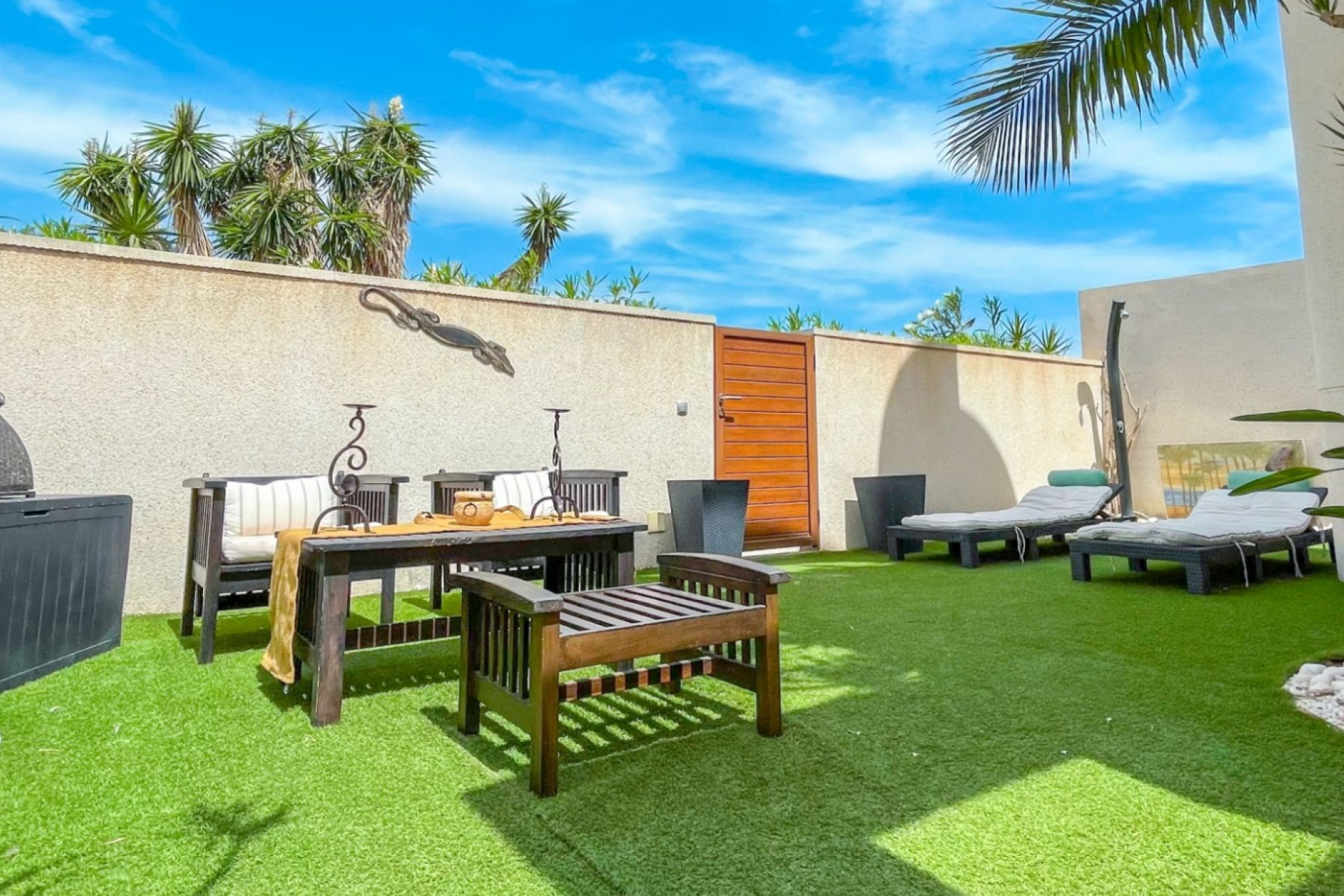 Herverkoop - Herenhuis -
Torrevieja - Costa Blanca
