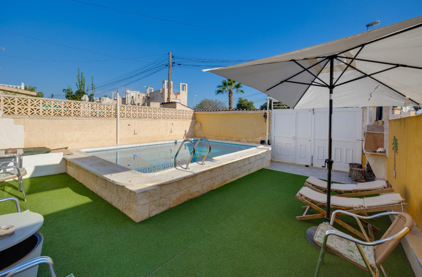 Herverkoop - Herenhuis -
Torrevieja - La Siesta - El Salado - Torreta