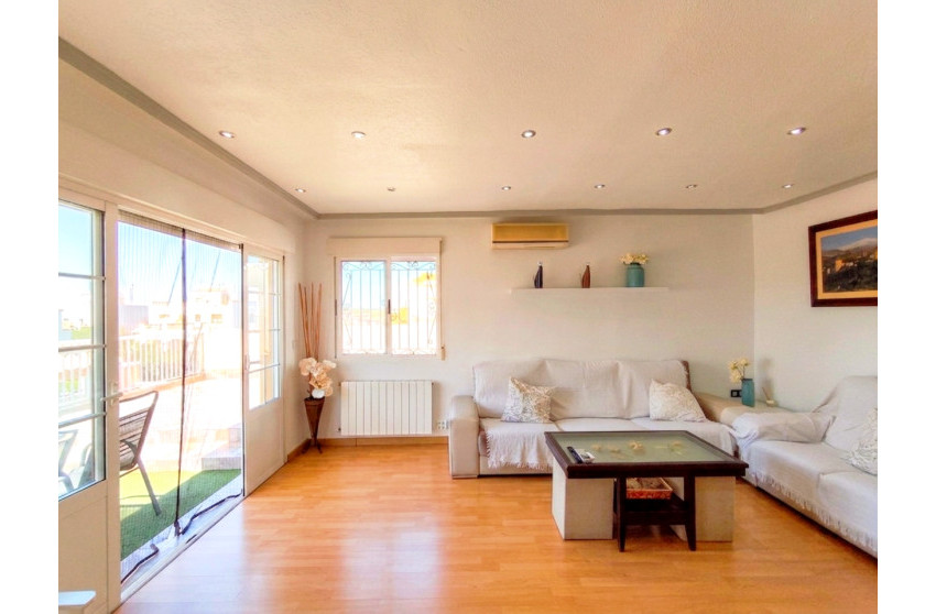 Herverkoop - Herenhuis -
Torrevieja - Los Altos
