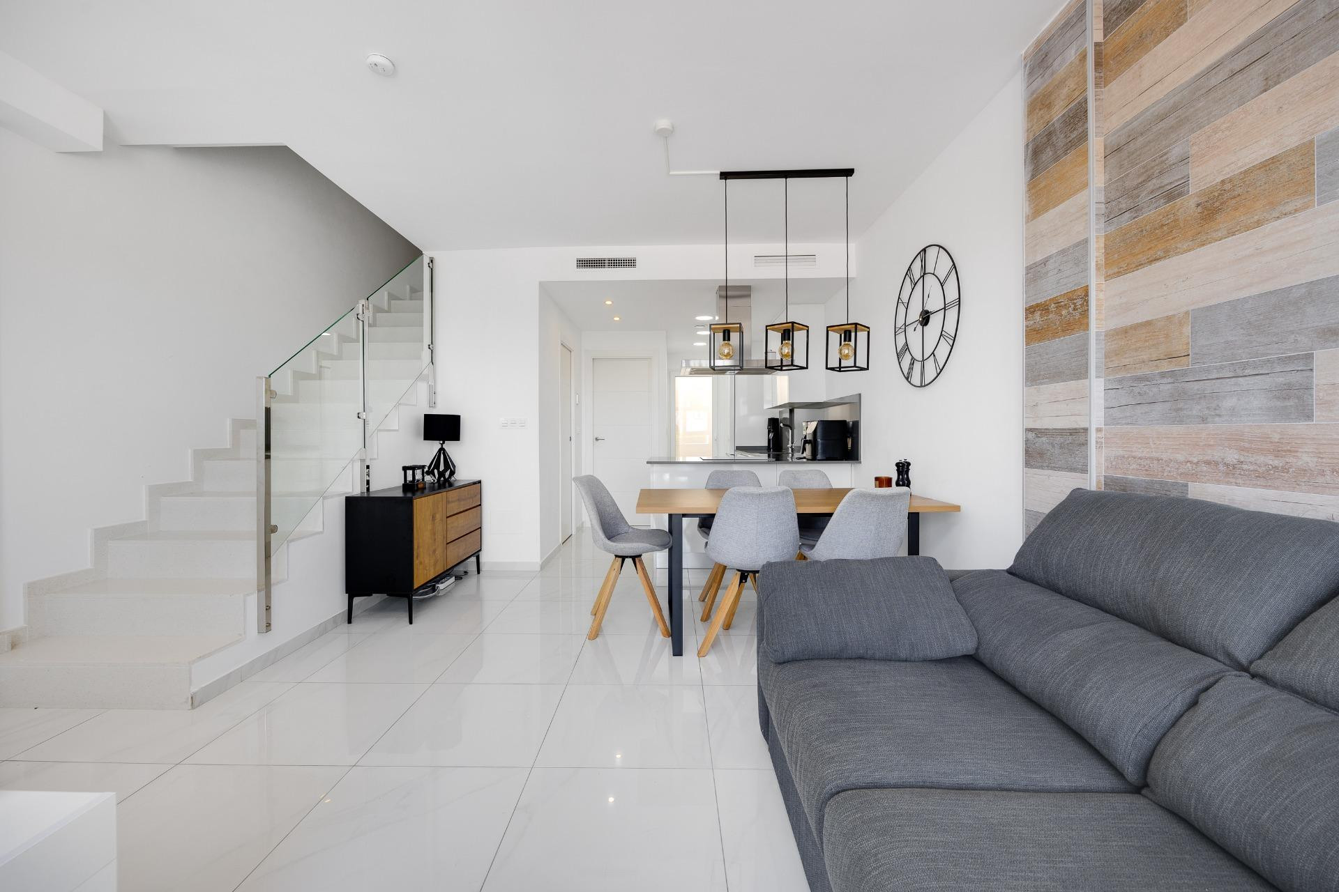 Herverkoop - Herenhuis -
Torrevieja - Los Balcones