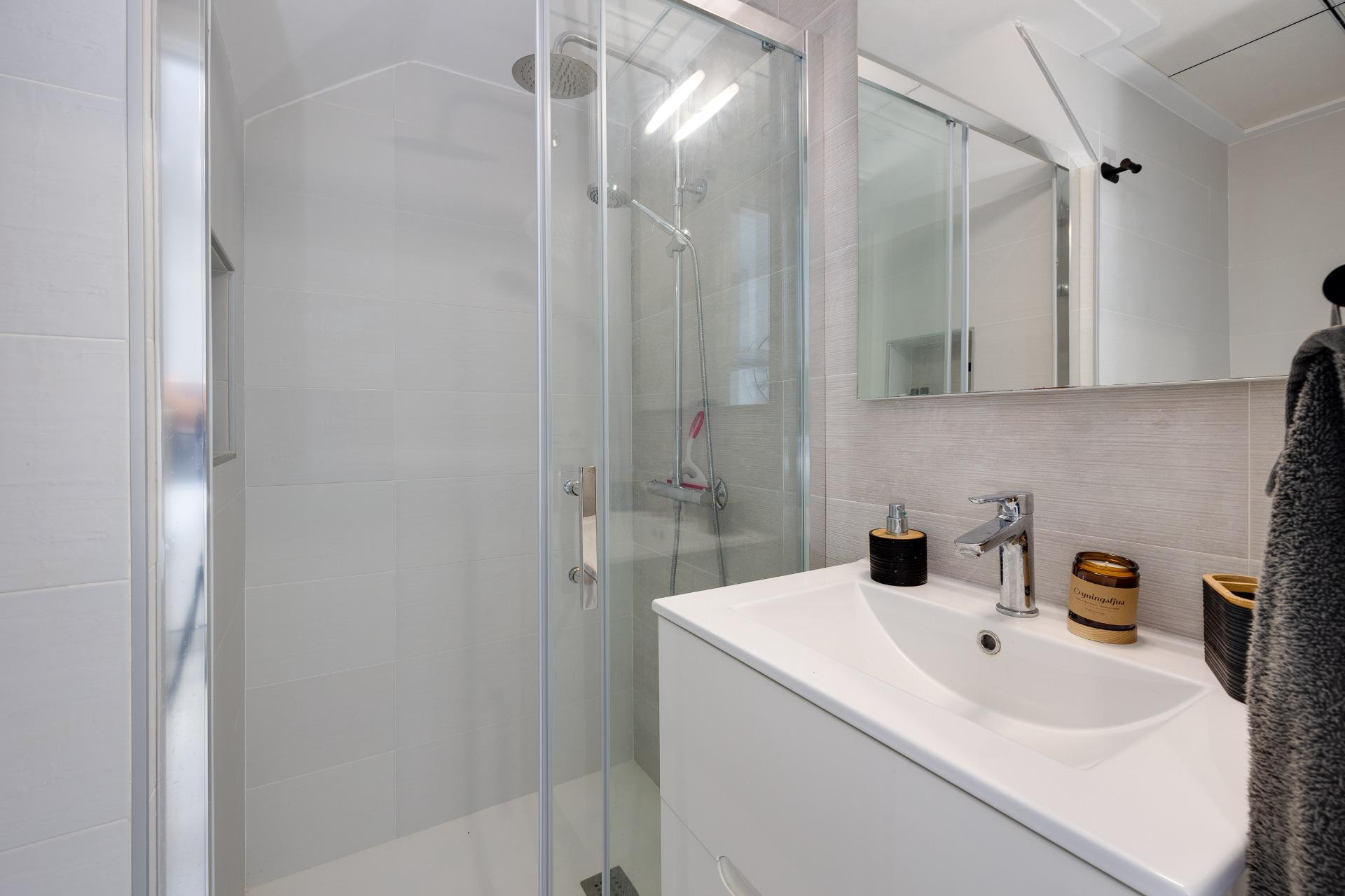 Herverkoop - Herenhuis -
Torrevieja - Los Balcones