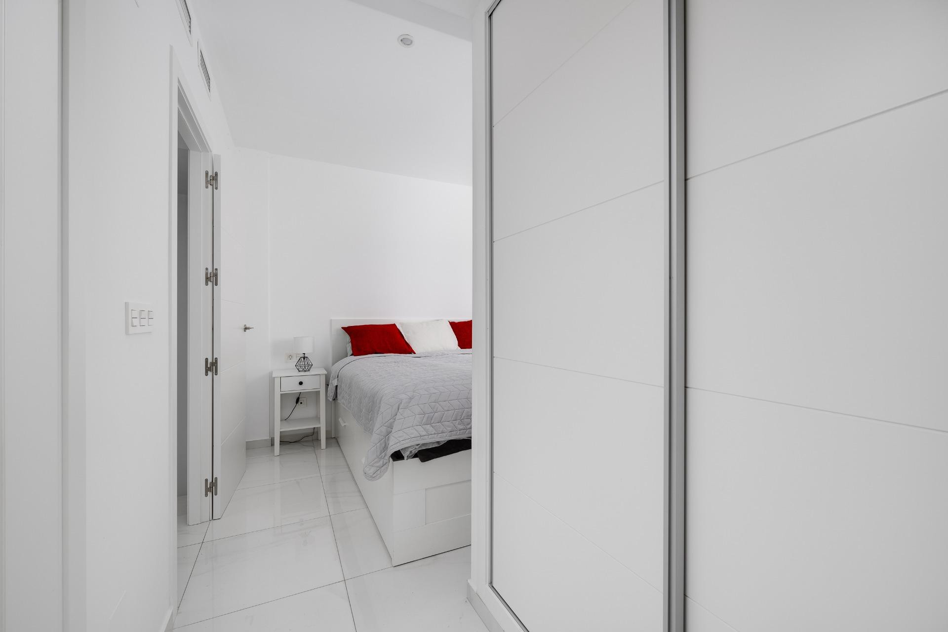 Herverkoop - Herenhuis -
Torrevieja - Los Balcones