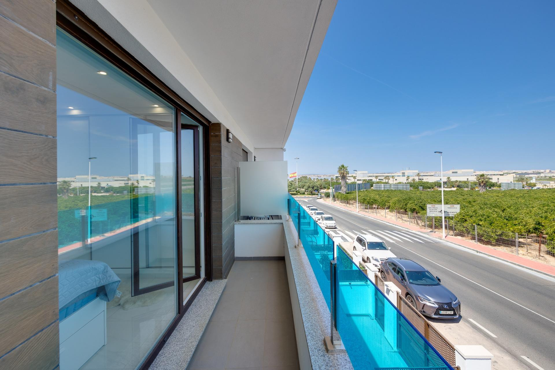 Herverkoop - Herenhuis -
Torrevieja - Los Balcones