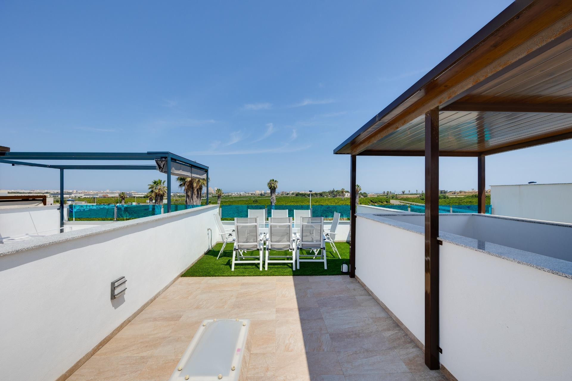 Herverkoop - Herenhuis -
Torrevieja - Los Balcones
