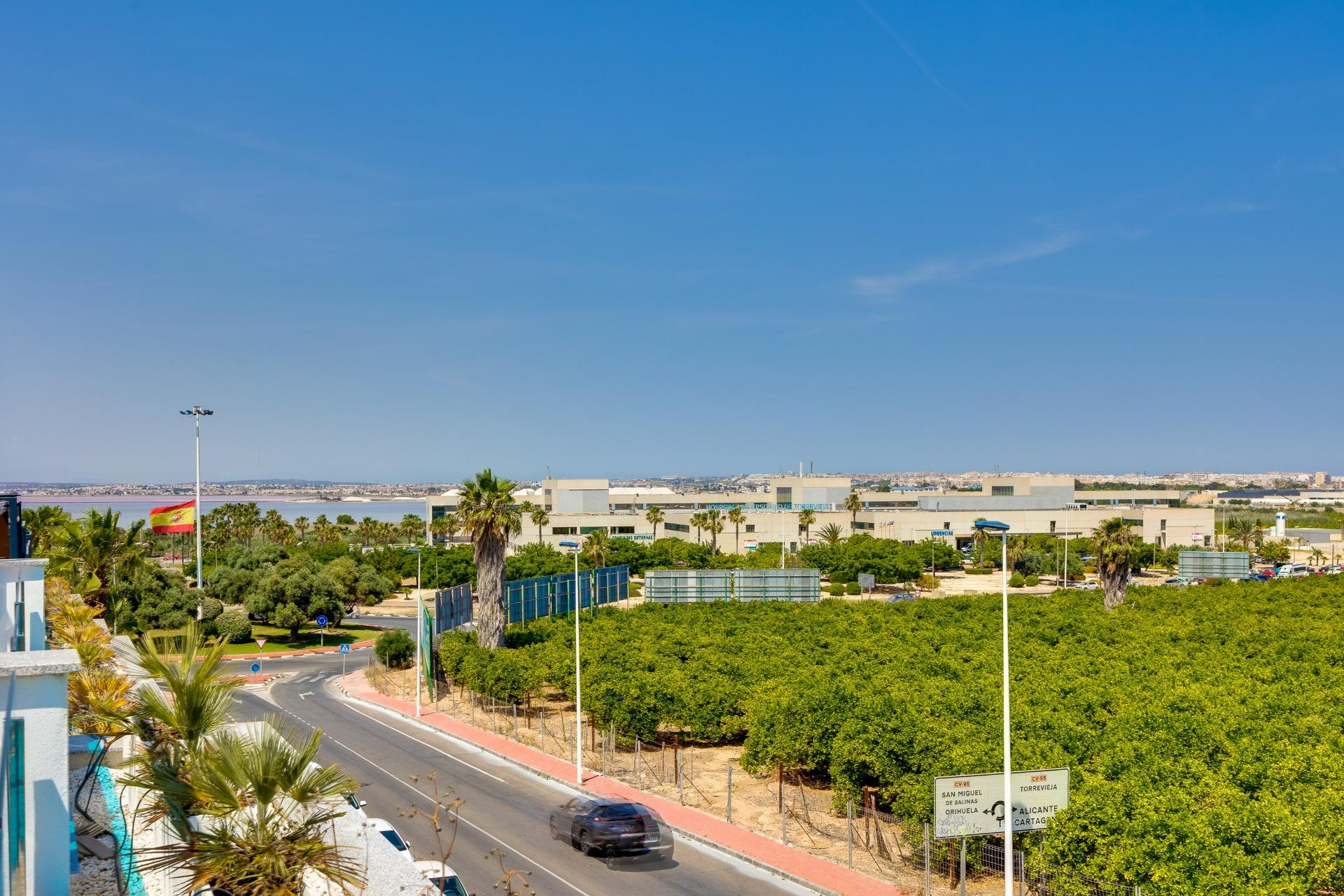 Herverkoop - Herenhuis -
Torrevieja - Los Balcones