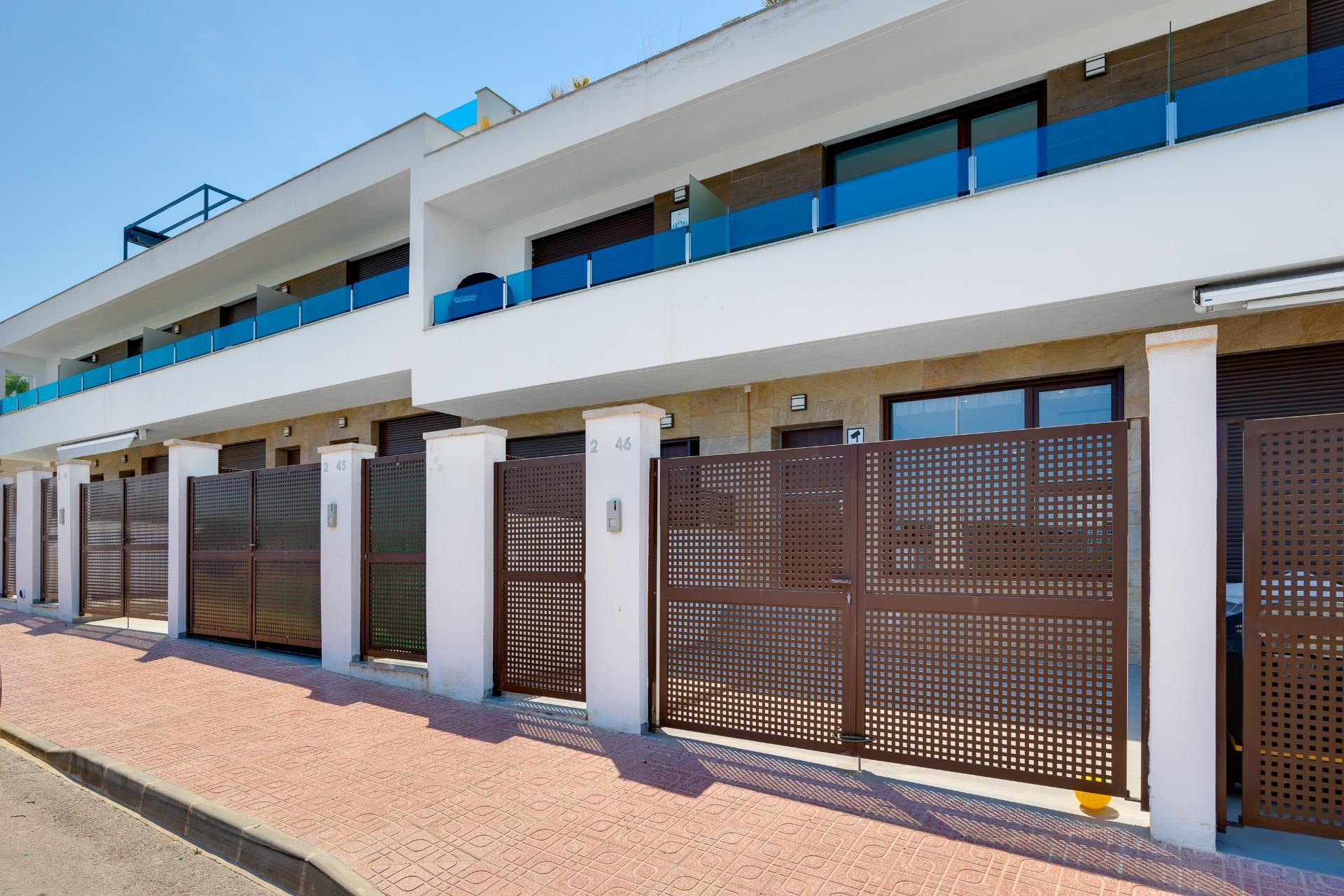Herverkoop - Herenhuis -
Torrevieja - Los Balcones