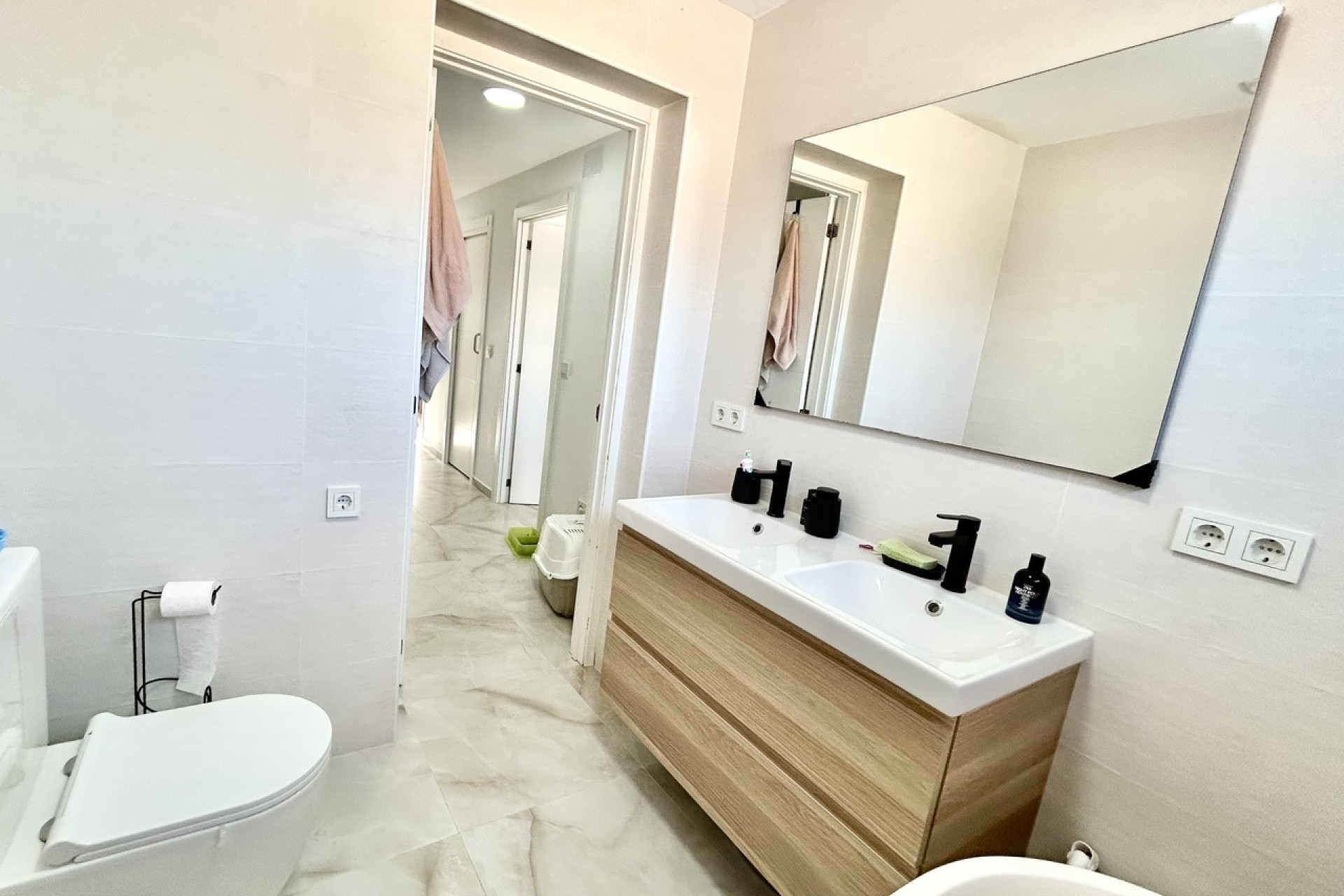 Herverkoop - Herenhuis -
Torrevieja - Los Balcones