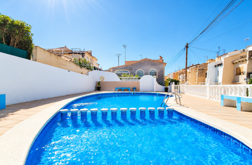 Herverkoop - Herenhuis -
Torrevieja - Los Balcones